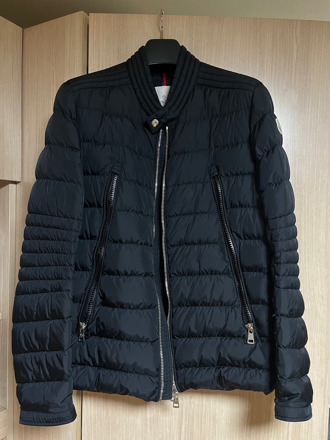 [4] 몽클레어 아미오 바이커 패딩 상품이미지4