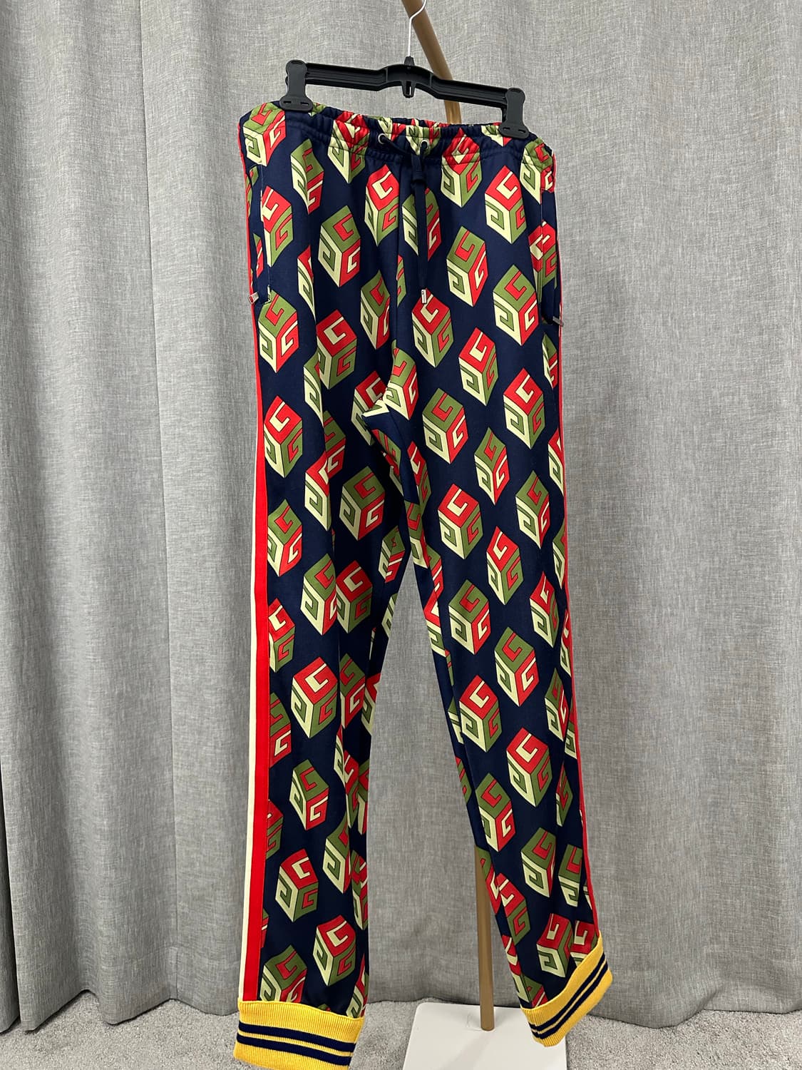 [정품] GUCCI 18SS 큐브 패턴 테크니컬 저지 팬츠  상품이미지1