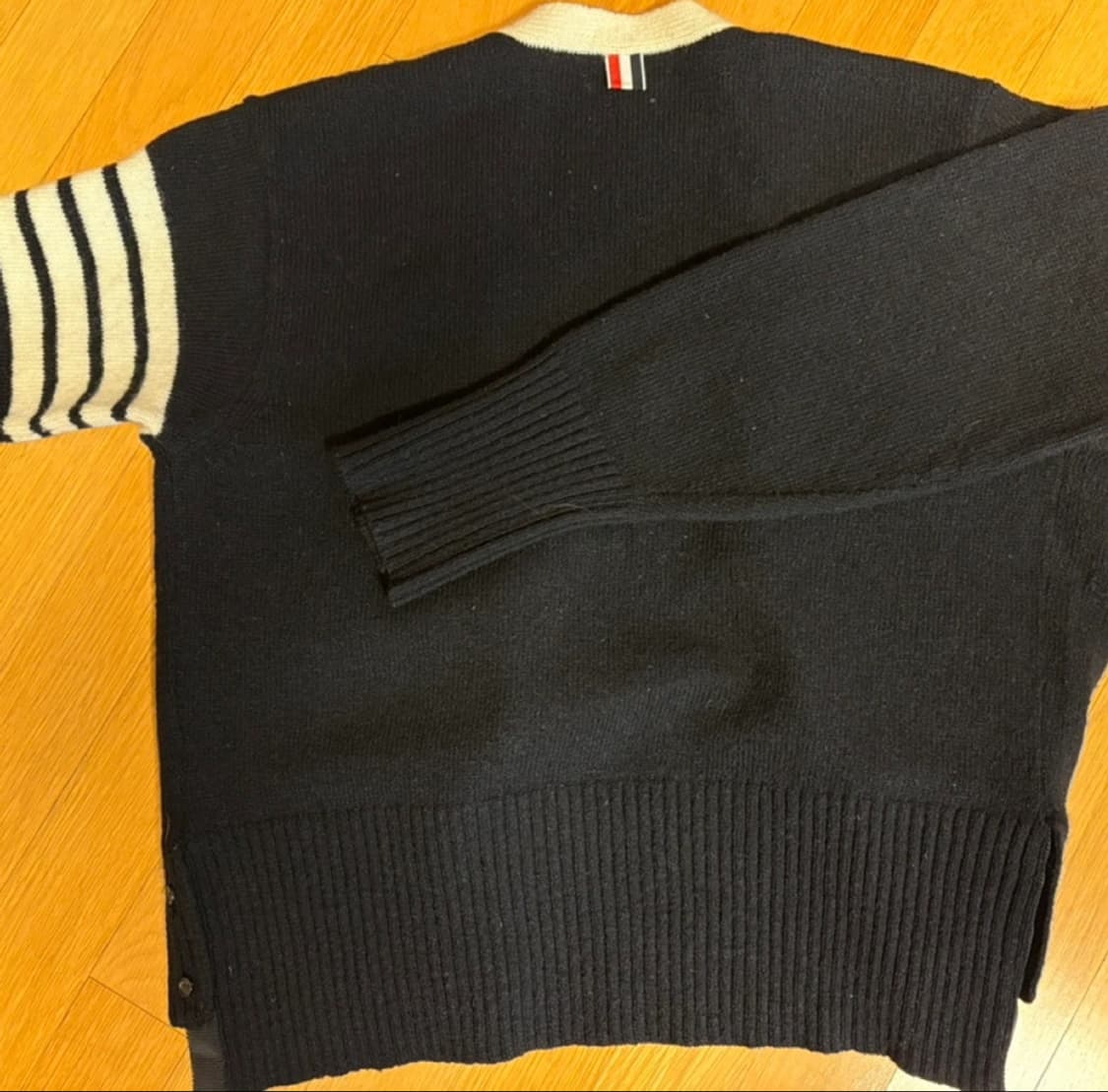 톰브라운 가디건 블랙 3사이즈 상품이미지2