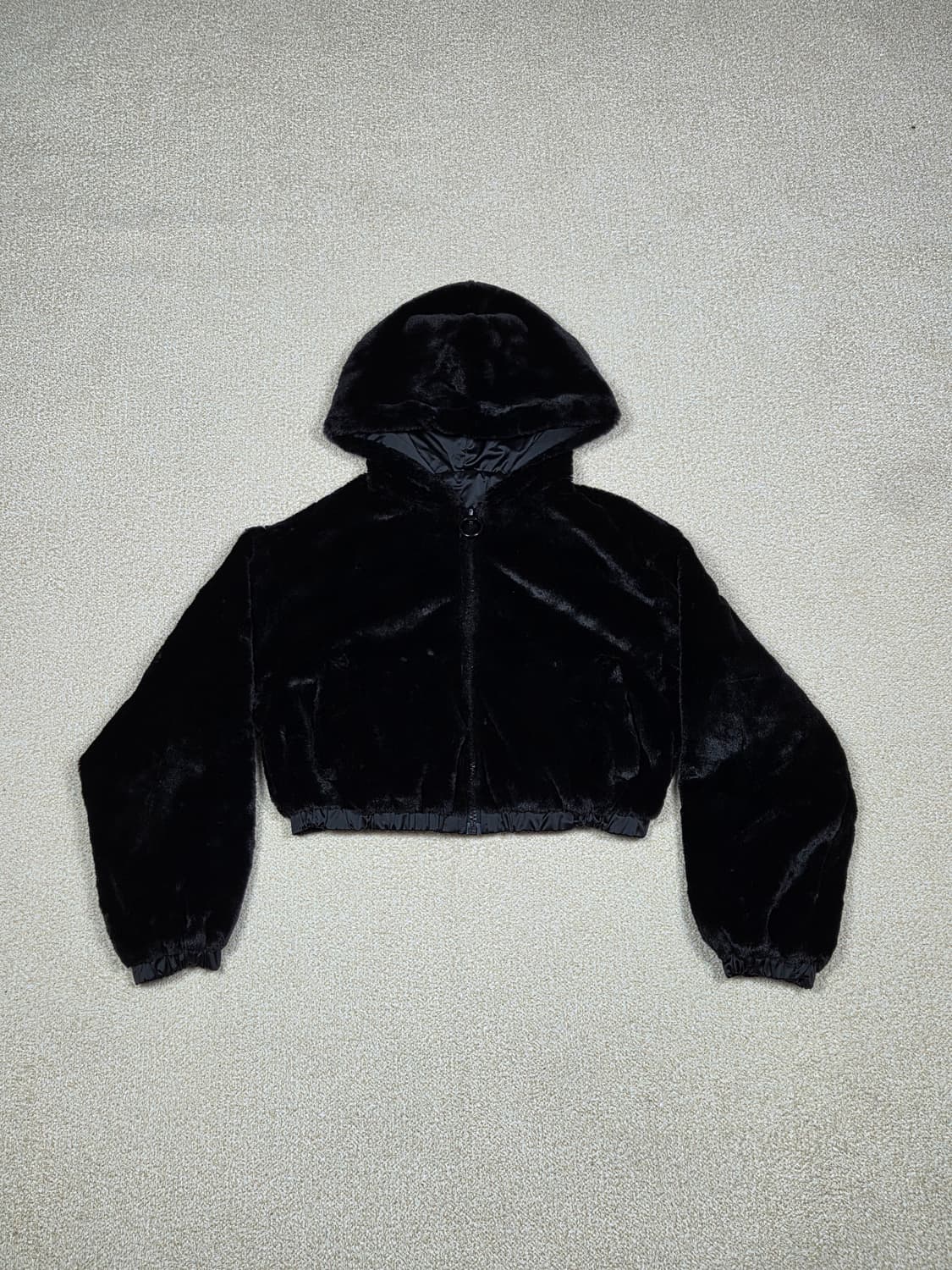 [H&M] 디바이디드 리버시블 크롭 에코 퍼 후드 집업 | 00248 상품이미지1