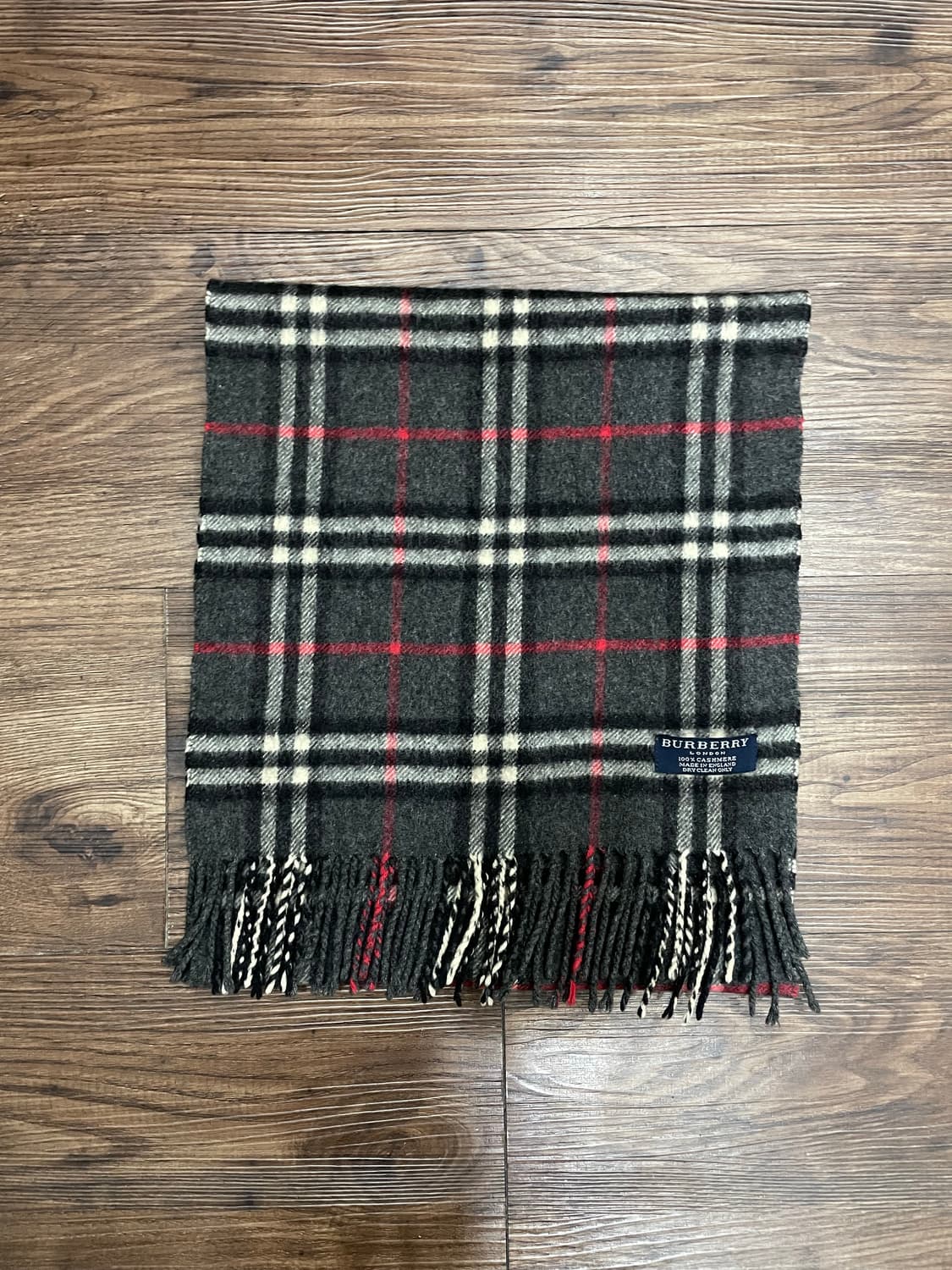 버버리 100% 캐시미어 노바체크 머플러 그레이 상품이미지1