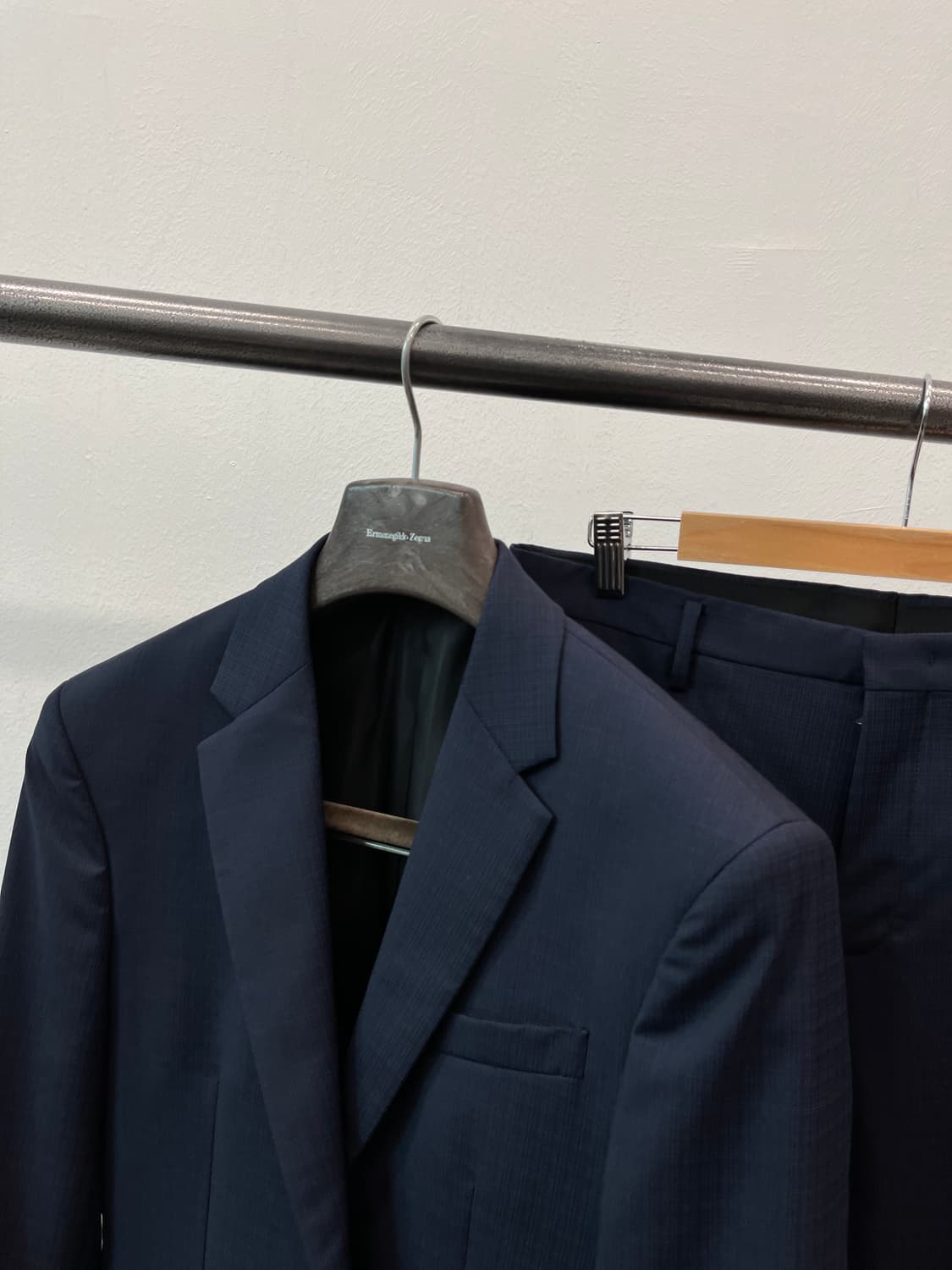 95-100,31) DKNY 네이비 셋업슈트  상품이미지3