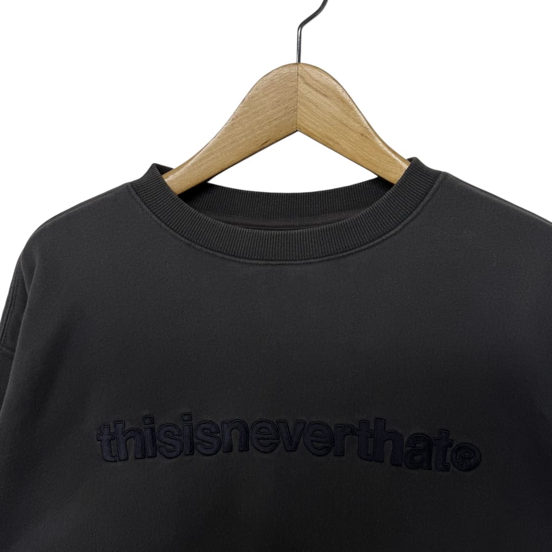 디스이즈네버댓 자수로고 맨투맨 상품이미지2