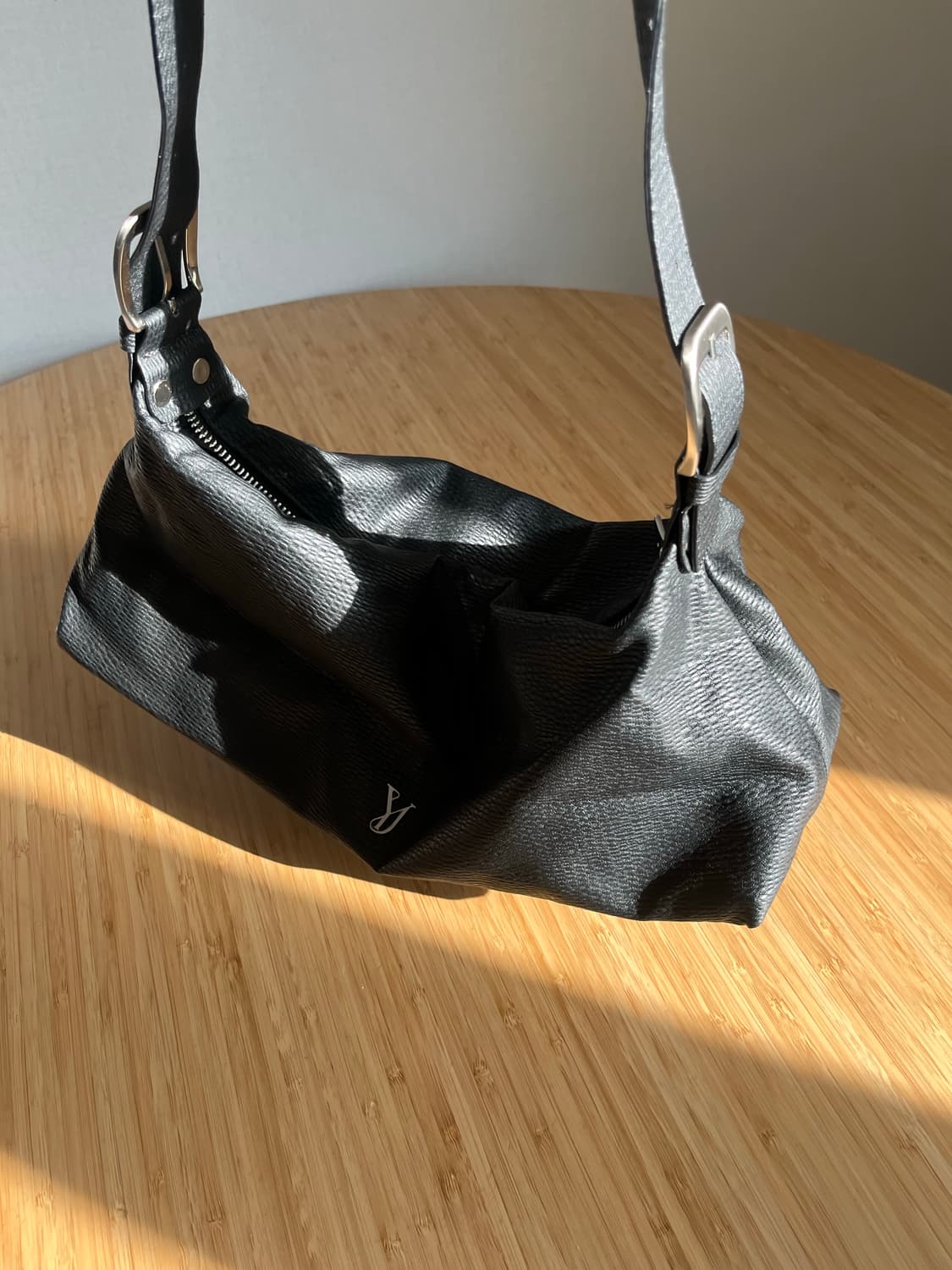 유제 YUJE gravel hobo bag 블랙 호보백 숄더백 상품이미지4