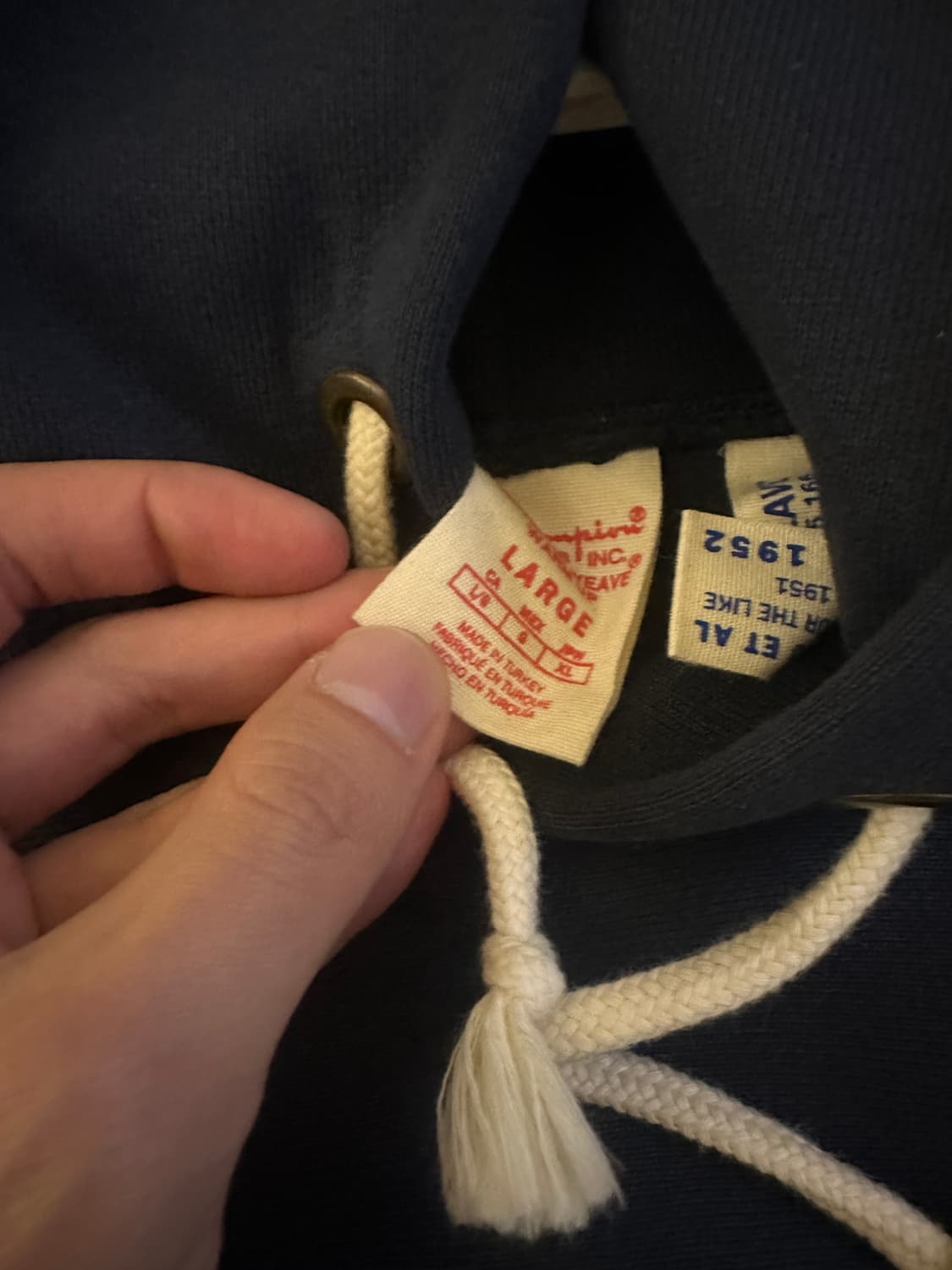 팔라스 뉴욕 후드티 상품이미지2