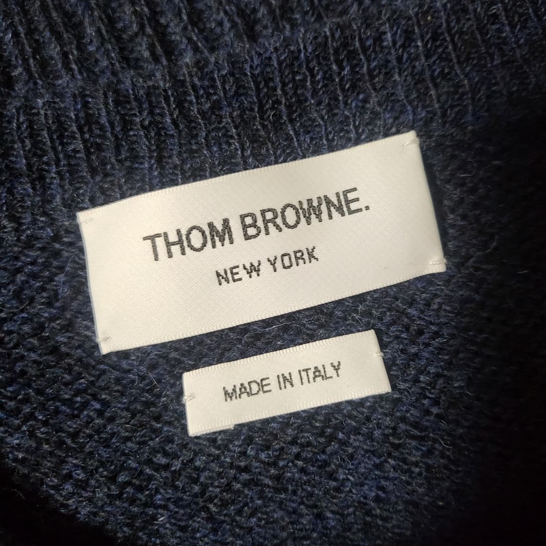 [새상품급] 5 / 톰브라운 사선완장 셰틀랜드 니트 상품이미지4