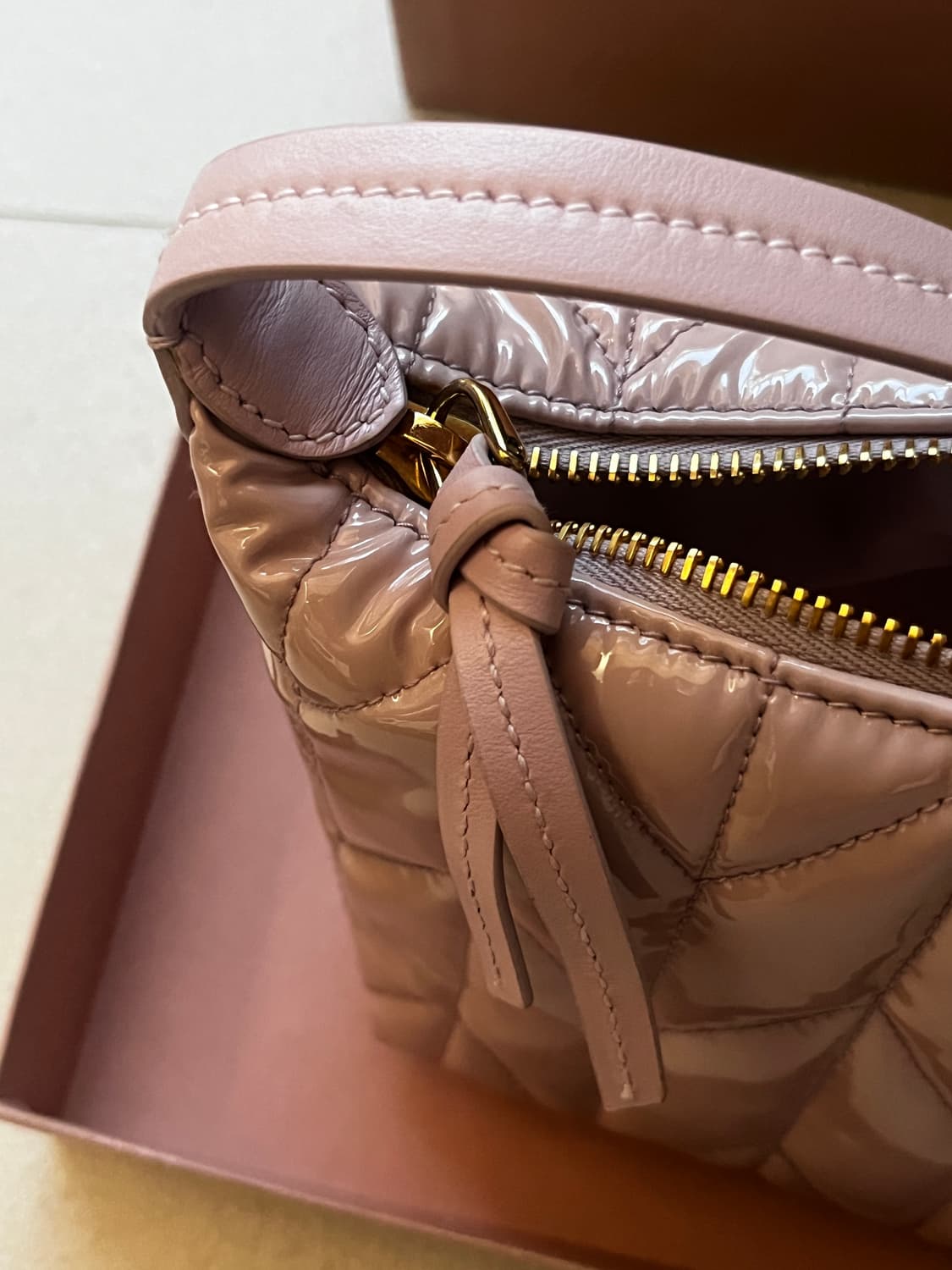 미우미우 마테라쎄 스피릿 시레백 상품이미지5