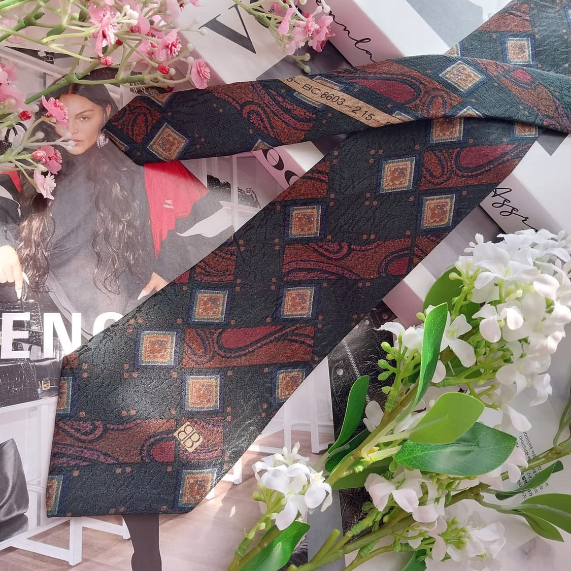 발렌시아가 실크 아트 패턴 넥타이 8.6cm A+등급 KK268
 상품이미지3