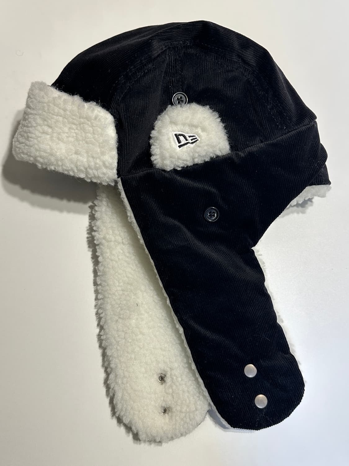 뉴에라 블랙 코듀로이 트래퍼 모자 Lsize 상품이미지2