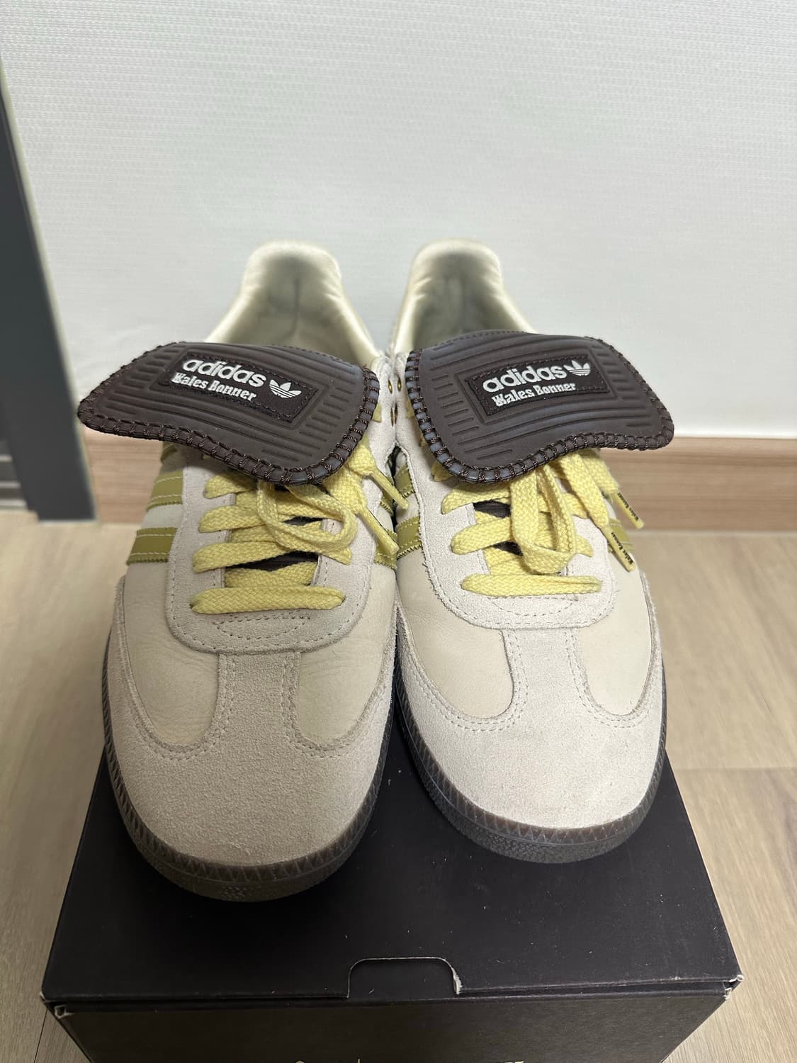 아디다스 x 웨일즈보너 Samba 에크루 틴트 280 상품이미지4