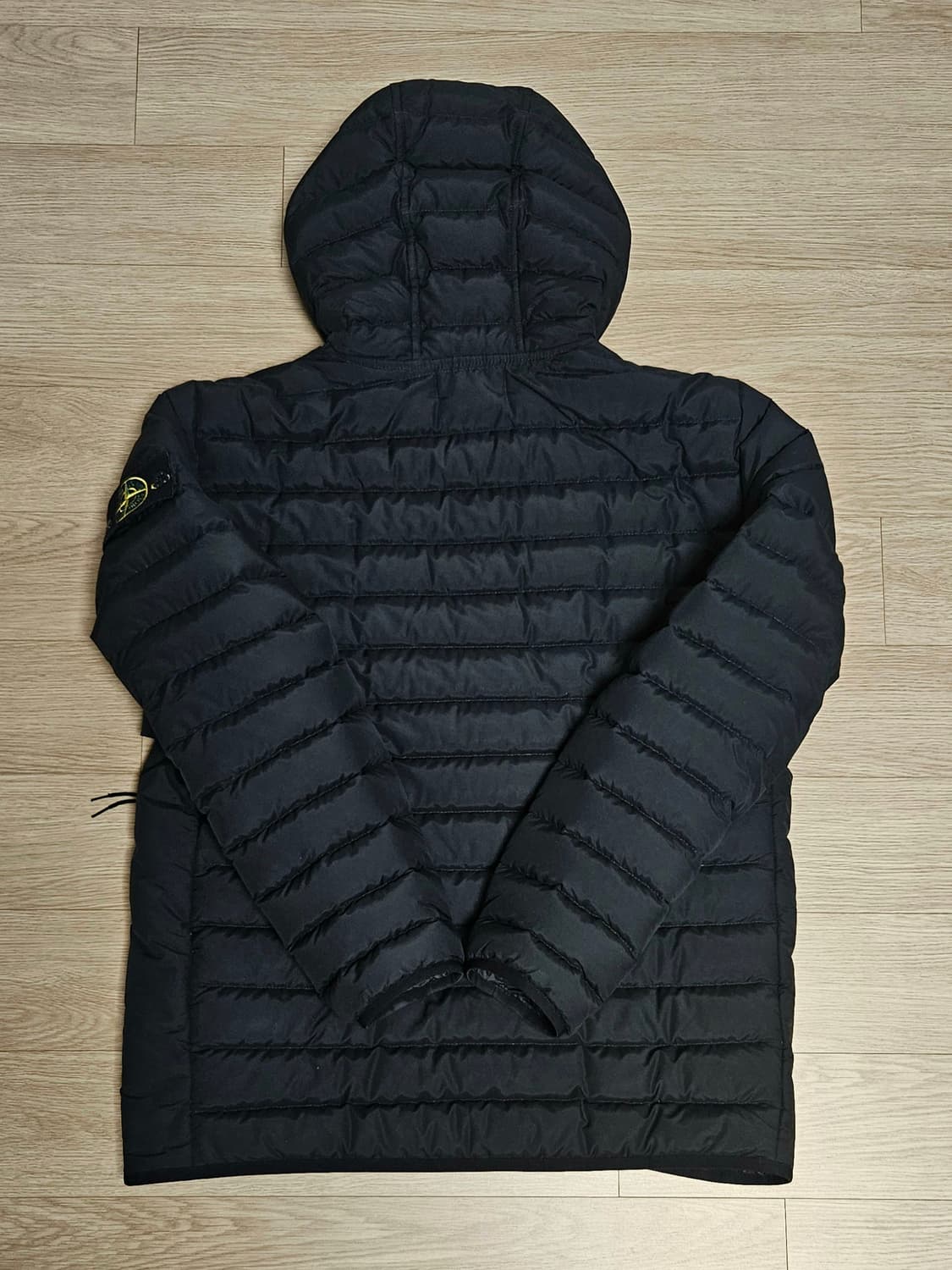 (백화점 한글택 정품)스톤아일랜드 경량패딩 L(100~105) 상태 특A 상품이미지2