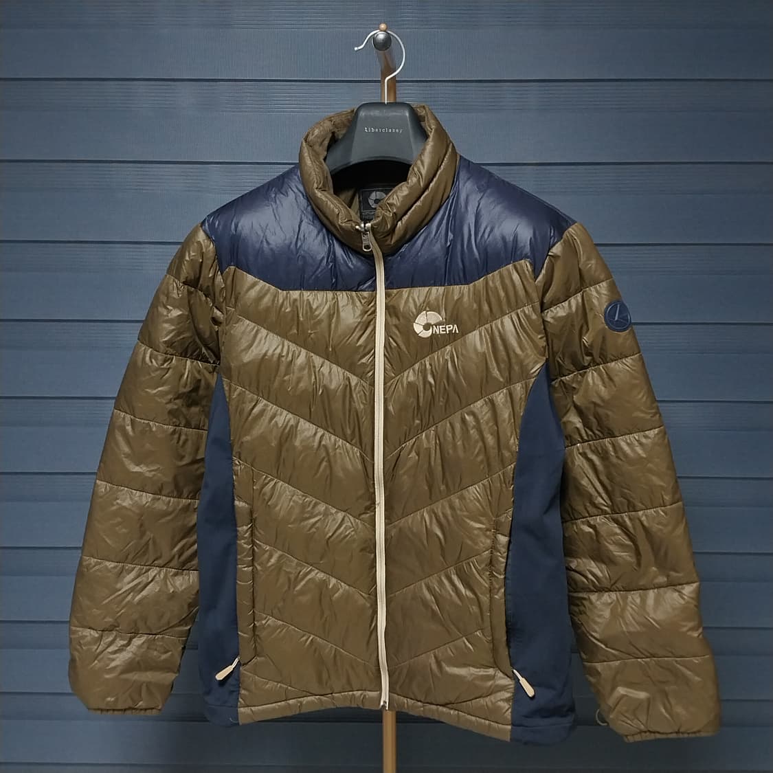 105 ) 네파 남성 스트레칭 오리털 경량패딩 상품이미지1