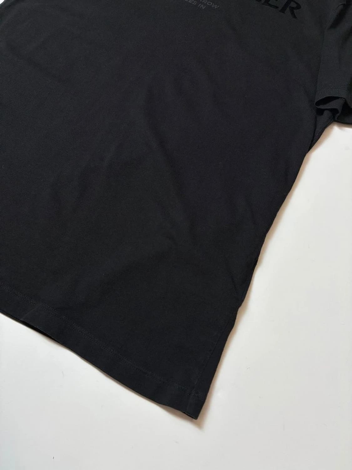 몽클레어 21FW 리버라이즈드 로고 반팔 티셔츠 PN8563 상품이미지4