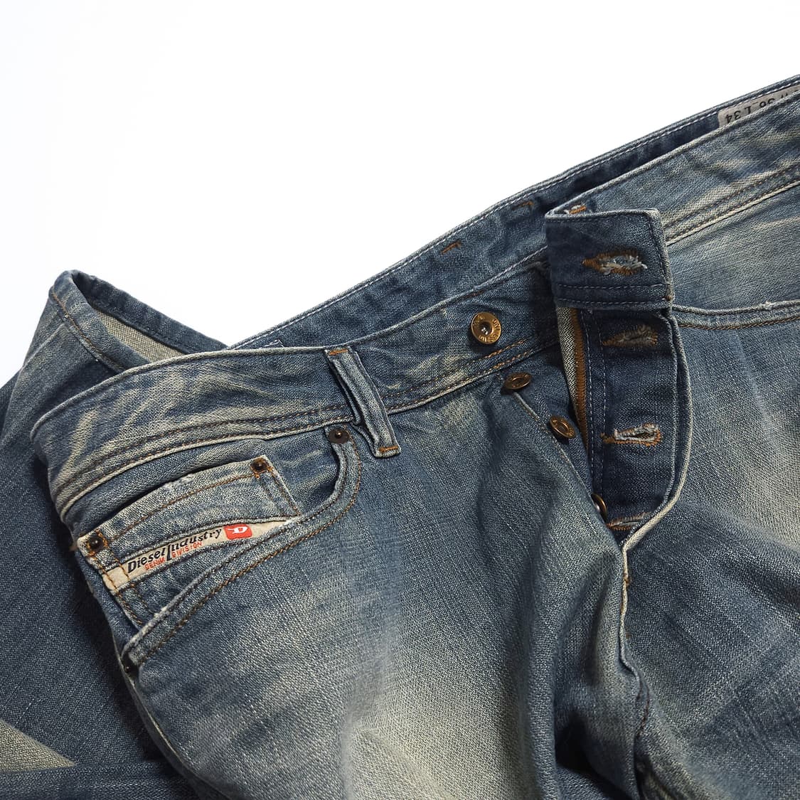 디젤 DIESEL 바이커 워싱 스트레이트 데님 팬츠 상품이미지4