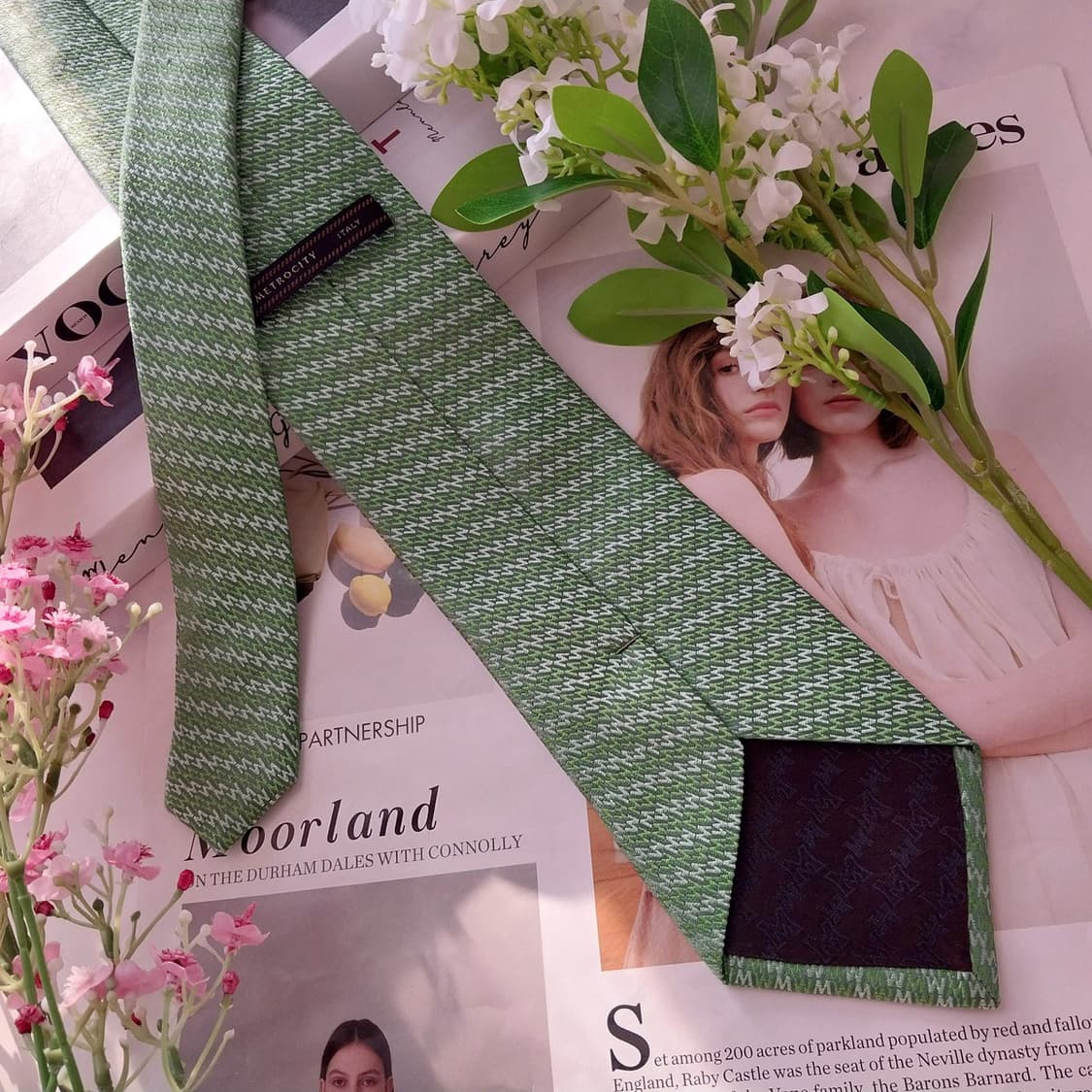 메트로시티 실크 그린 패턴 로고 넥타이 8.8cm A+등급 K1720
 상품이미지5