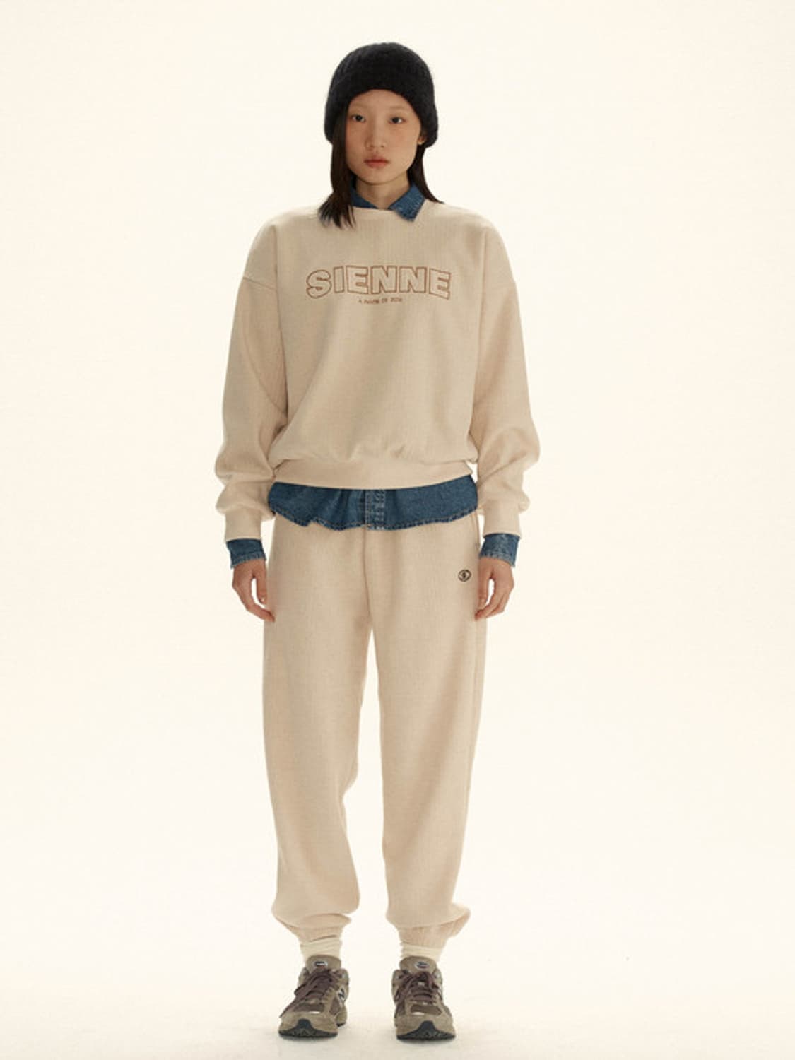 시엔느 심볼 니트 조거 팬츠 크림 상품이미지1