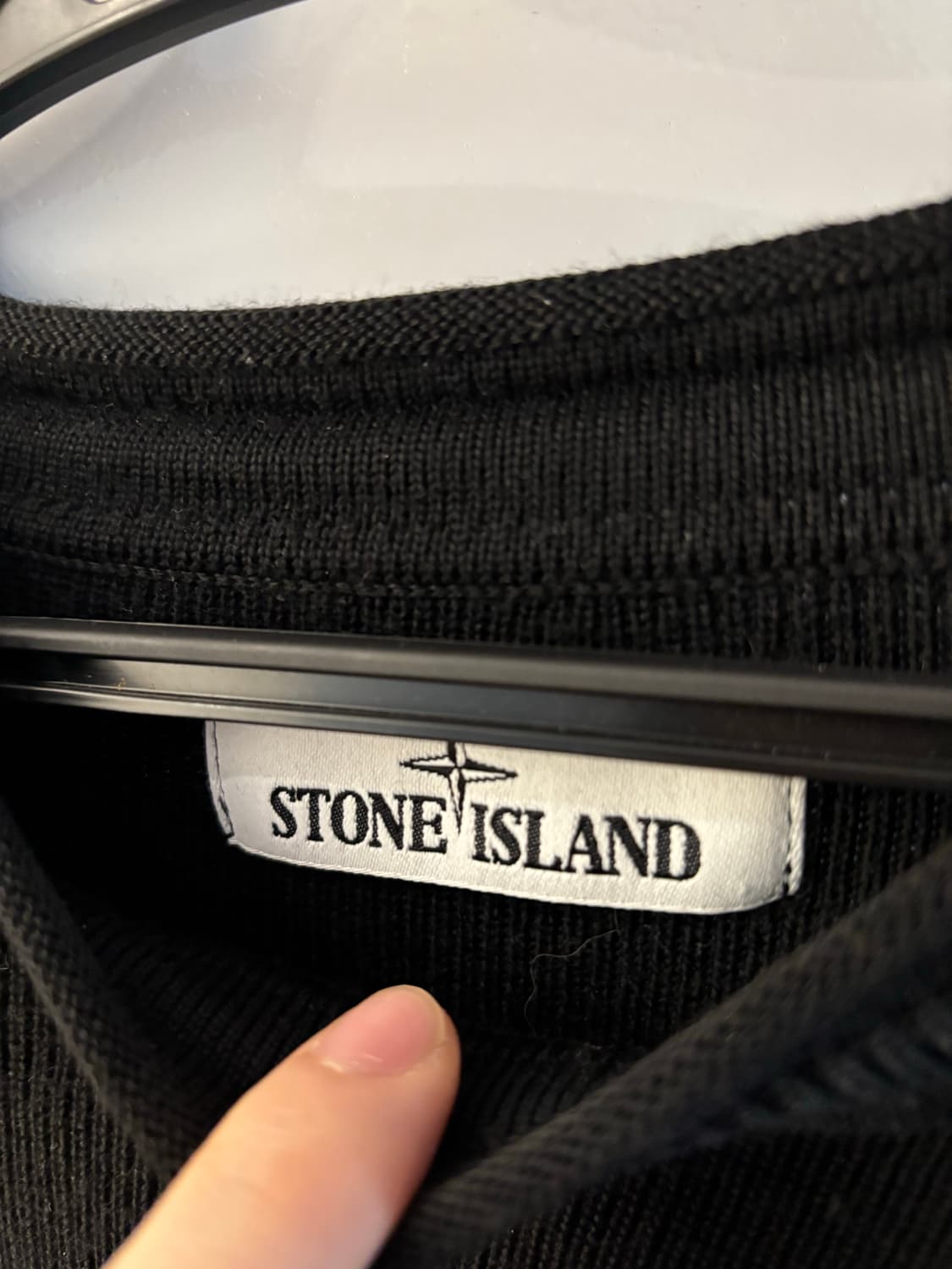 [L]스톤 아일랜드 와펜 패치 풀 립 퓨어 울 니트 블랙 (21FW) 상품이미지2