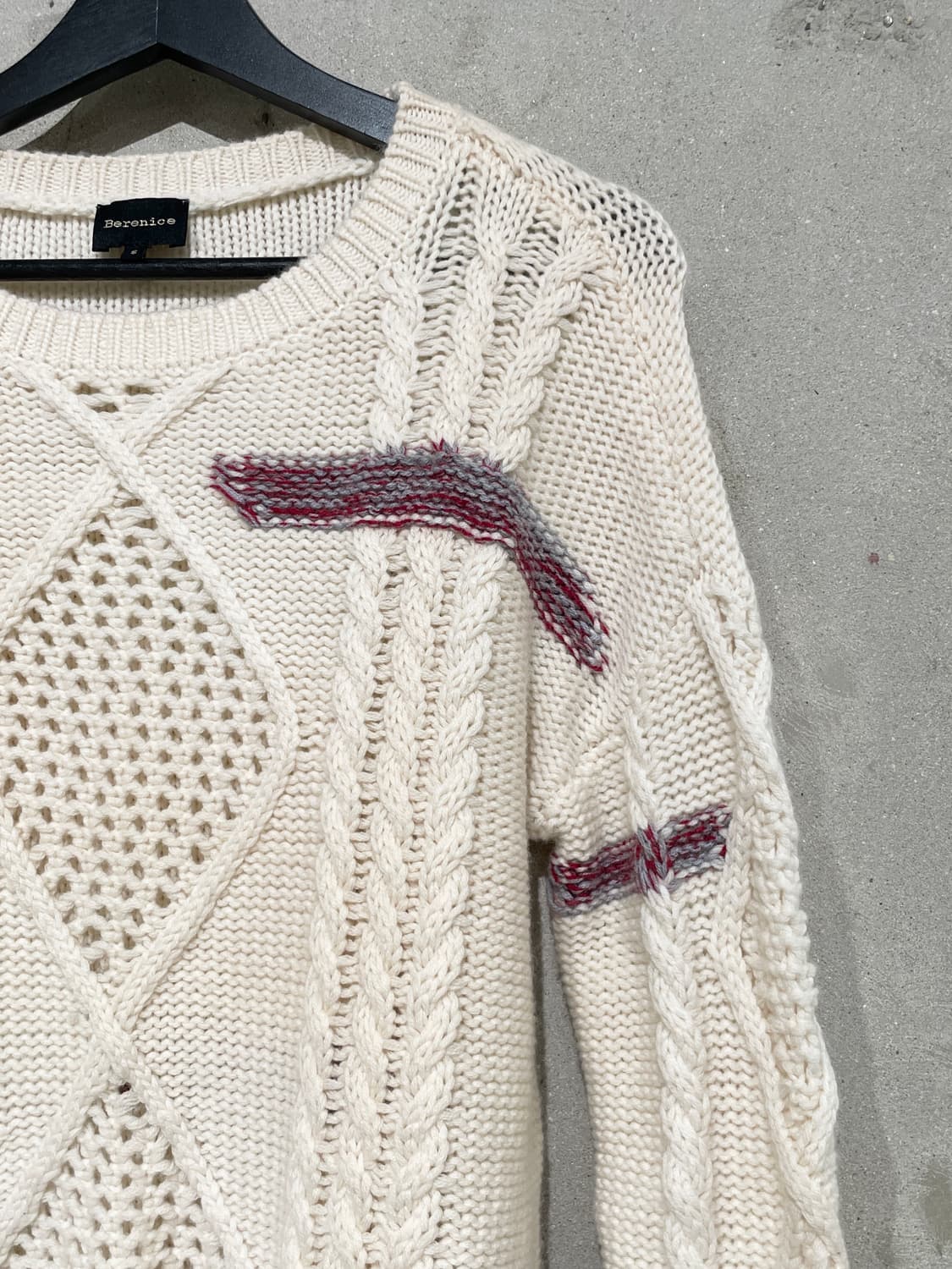 베르니스 아이보리 케이블 스웨터 상품이미지3