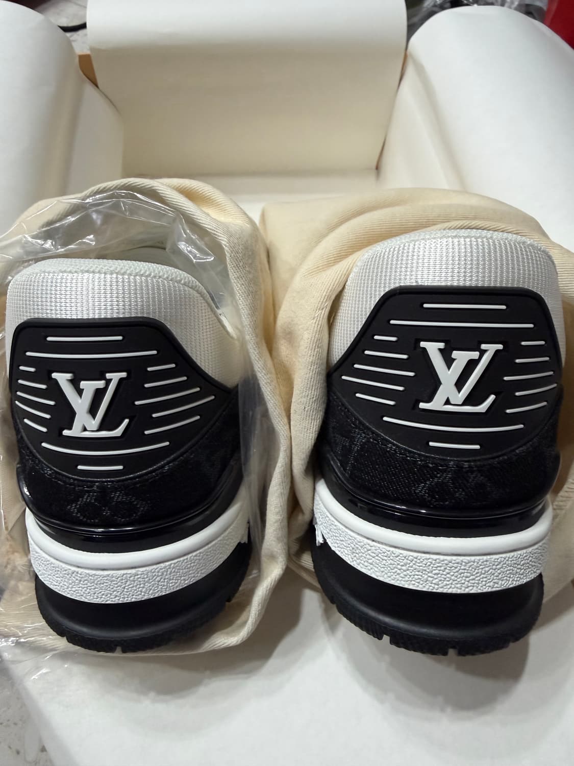 [루이비통] LV 트레이너 스니커즈 / 250 / 풀구성 급처 새상품 상품이미지4