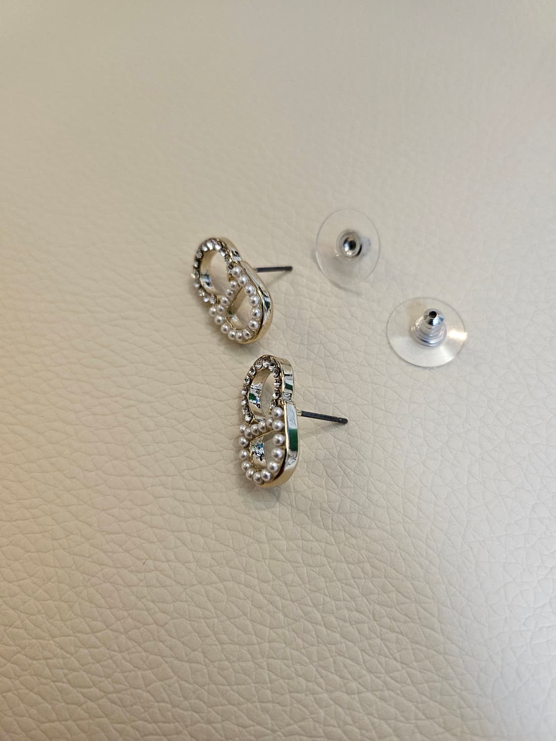 디올 진주 큐빅 금장 귀걸이 업사이클링 상품이미지4