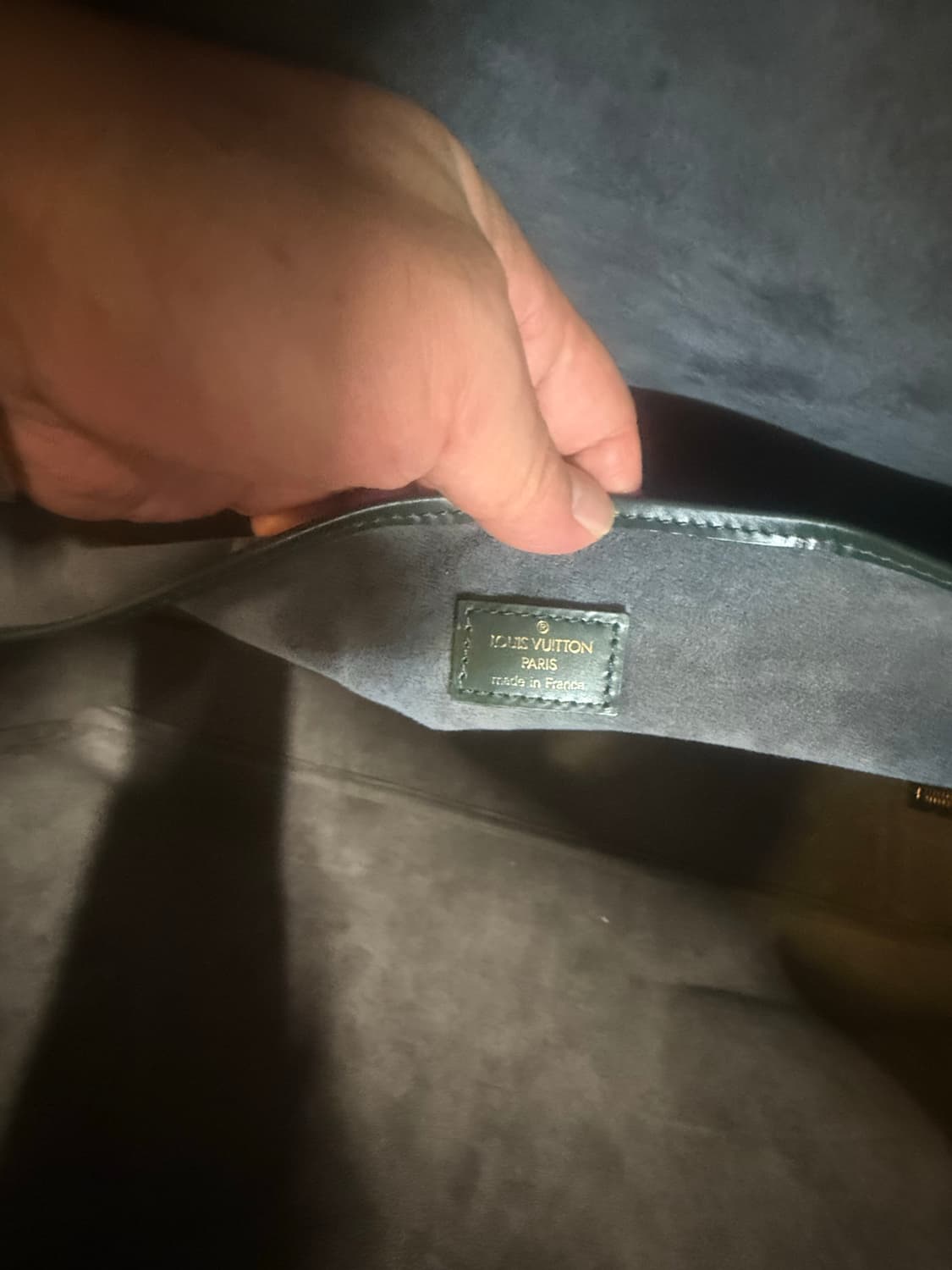 정품 루이비통 타이가 여행용 토드백 팝니다 상품이미지9