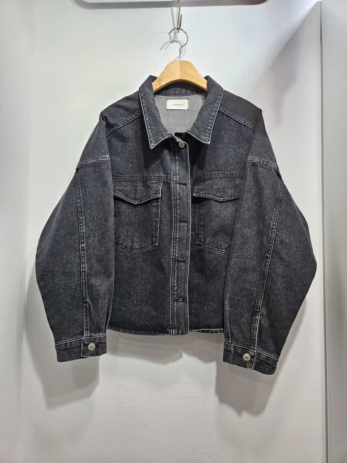 남녀공용 블랙 빈티지 데님 자켓 상품이미지1