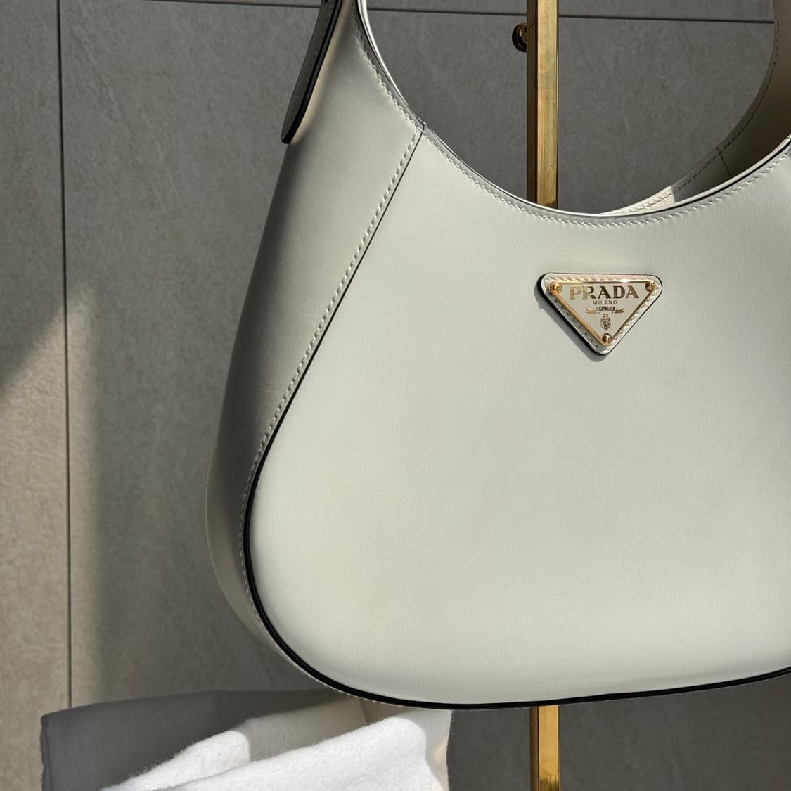 [새상품/풀구성] 프라다 클레오 가죽 숄더백 상품이미지6