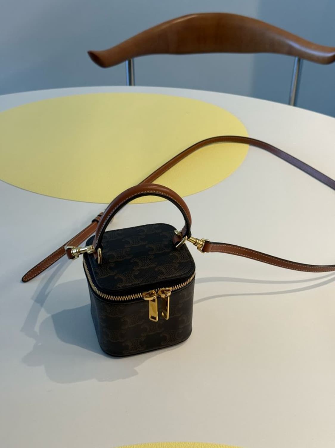 셀린느 트리오페 베니티 상품이미지2