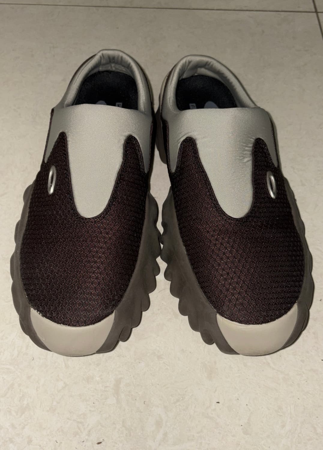 오클리 팩토리 팀 x 브래인 데드 오스트리치 찹 쏘우 뮬 마룬 애스프레소 상품이미지2