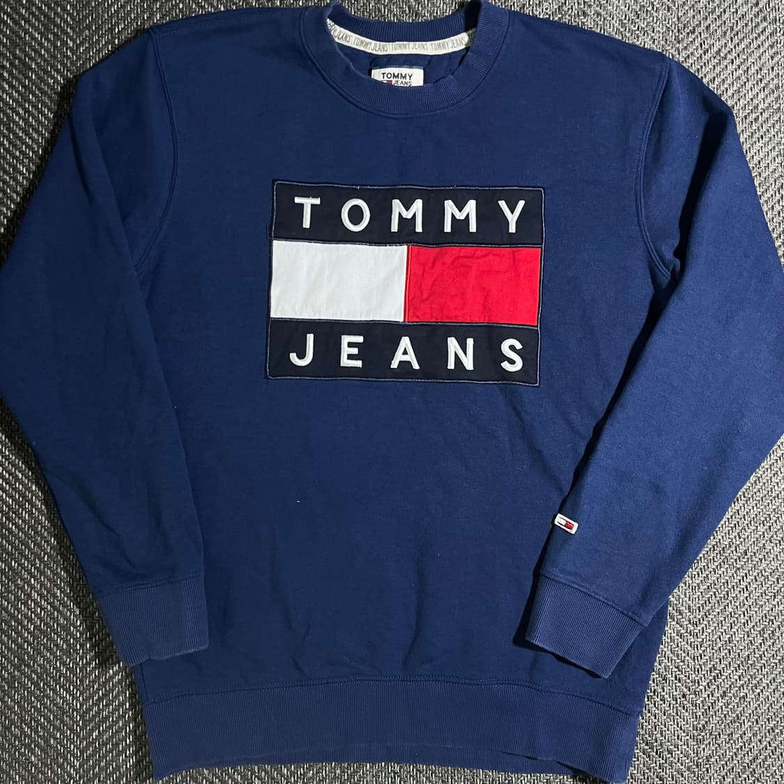 [L] TOMMY JEANS 타미진스 빅로고 맨투맨 상품이미지2