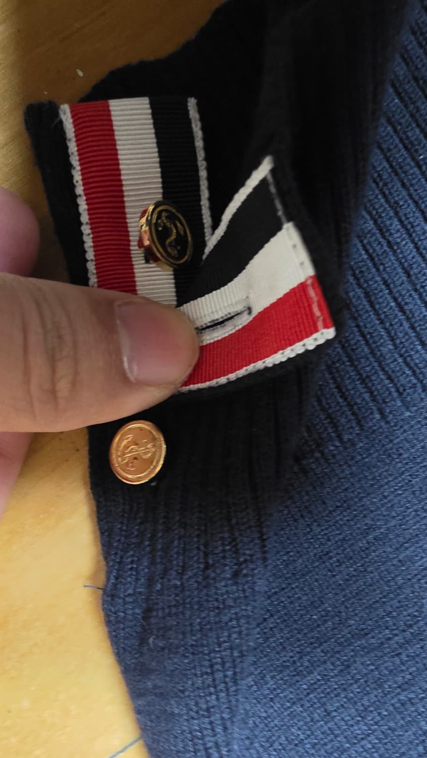 [2,새상품급]톰브라운 밀라노스티치 금장 니트 상품이미지6