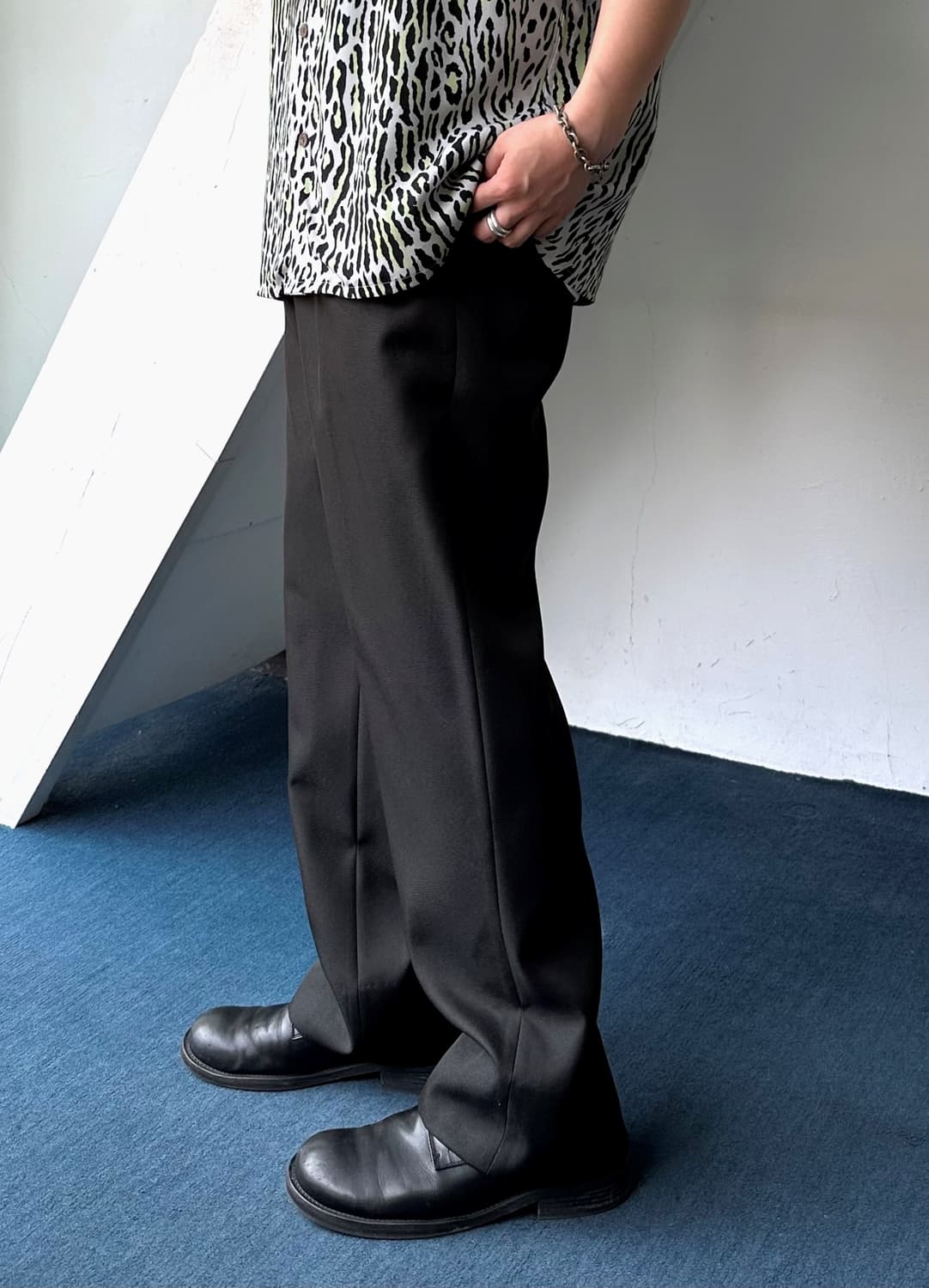 Poly twill fabric 2 pleats wide trousers 상품이미지6