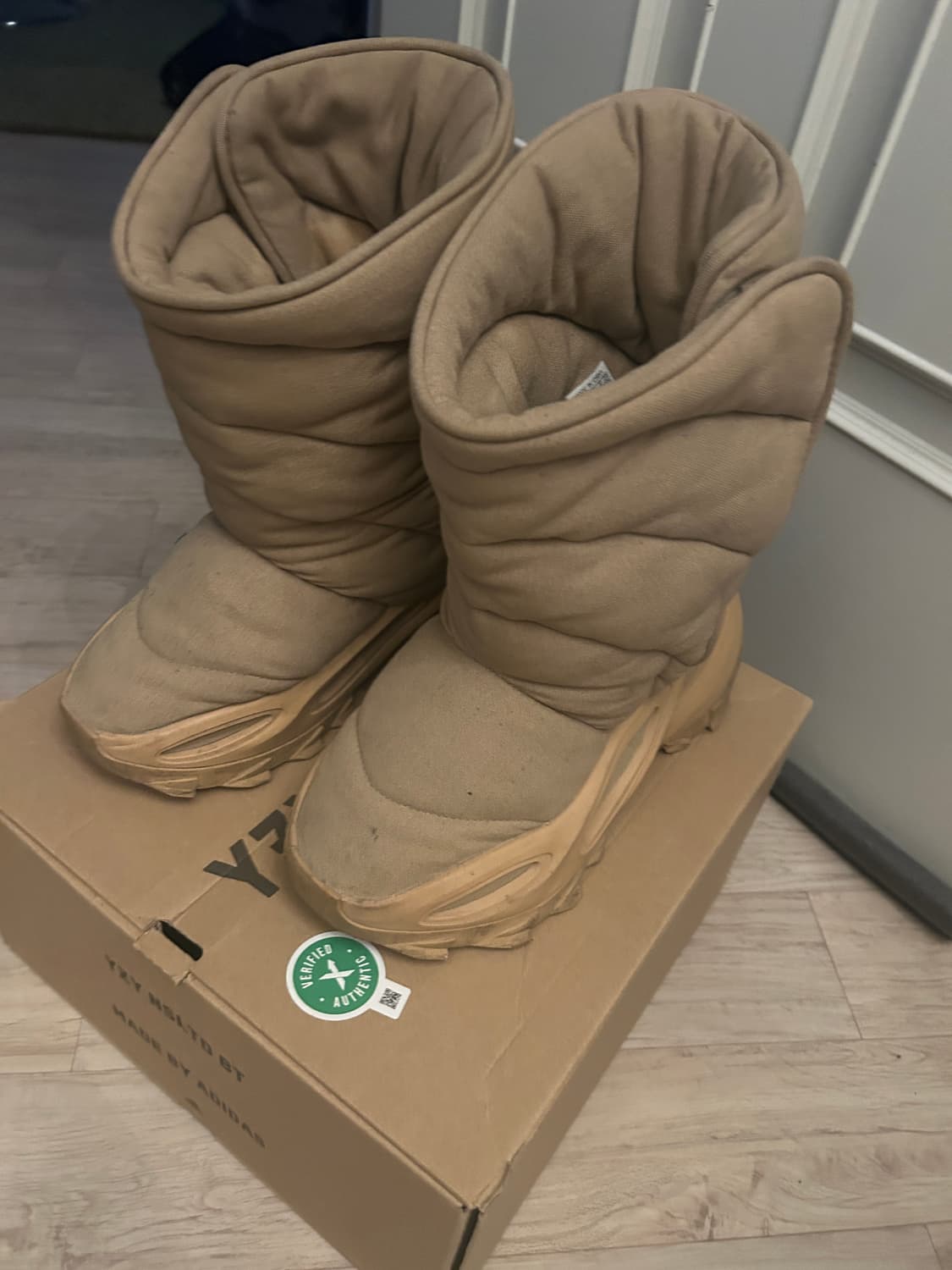 Yeezy nsltd boots  상품이미지1