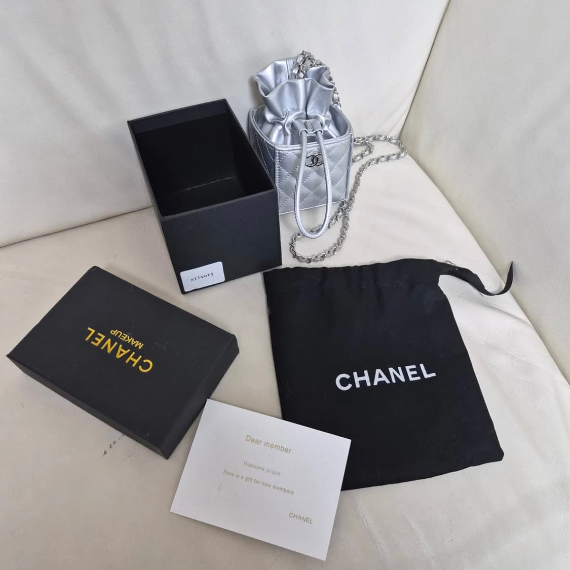 샤넬뷰티 노벨티 미니복조리백 실버 상품이미지1