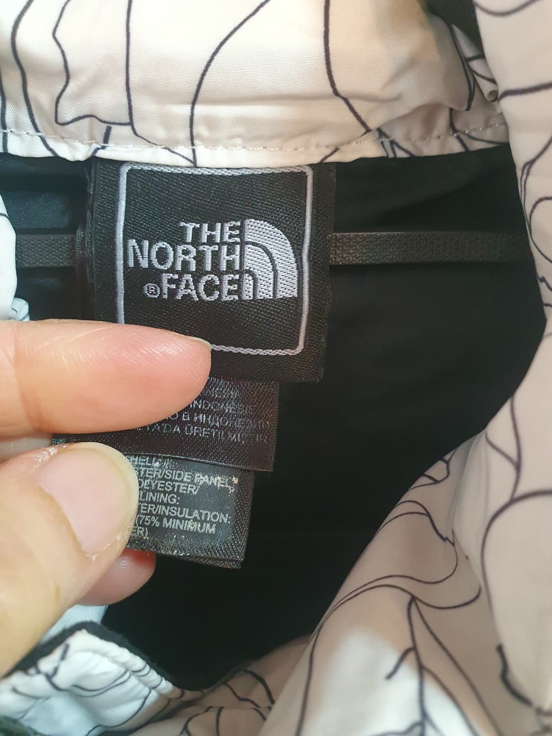 노스페이스 화이트 플라워 패턴 패딩 상품이미지5