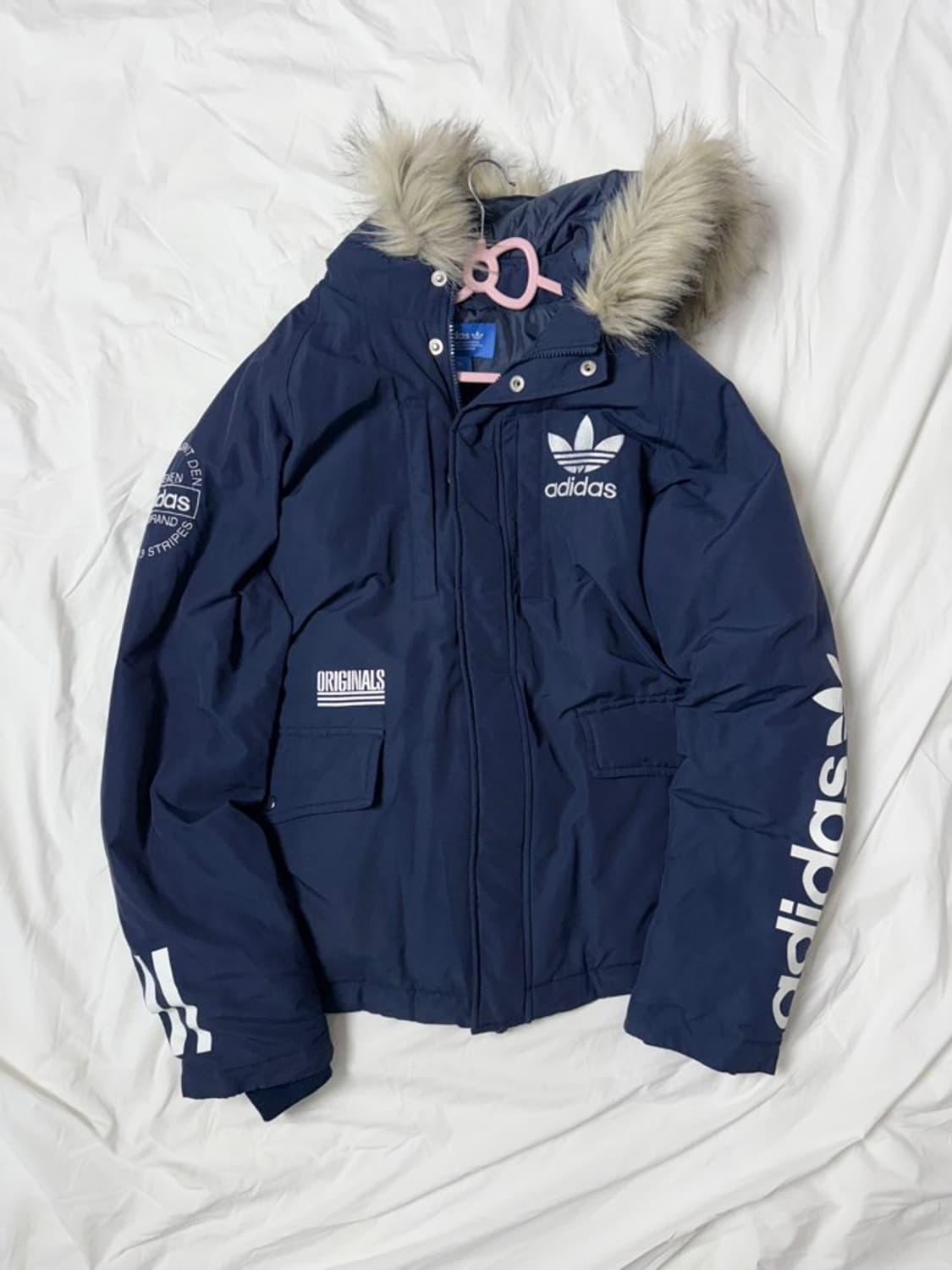 아디다스 퍼 미디움 패딩 상품이미지1