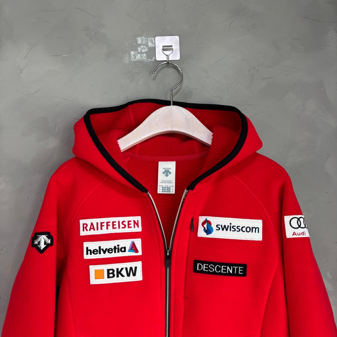 데상트 아우디 스위스 스키팀 플리스  상품이미지2