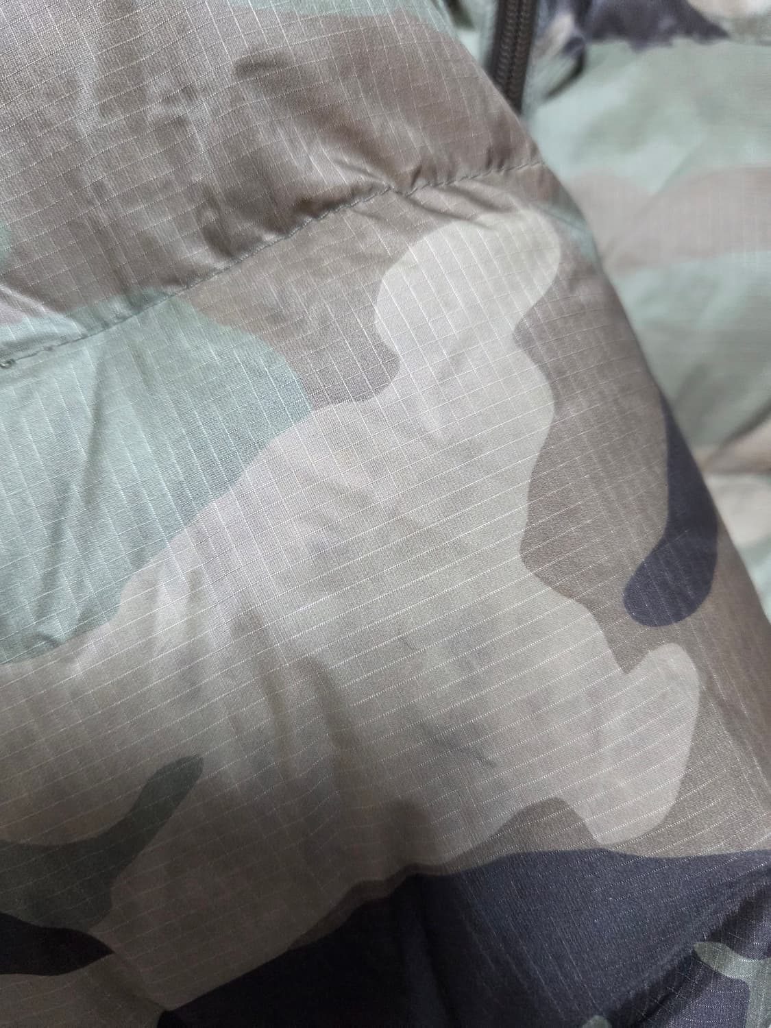 디즈이즈네버댓 퍼텍스 카모 리버시블 패딩/S 상품이미지10