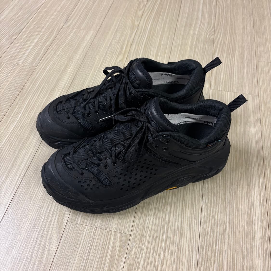 호카 토르 울트라 로우 260 사이즈 판매합니다. 상품이미지2