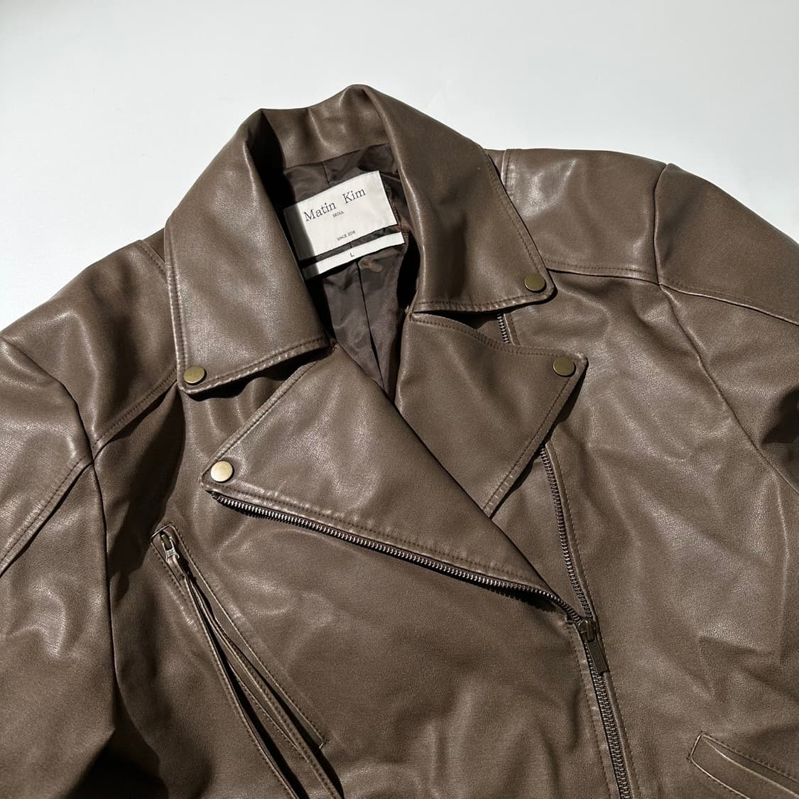 마뗑킴 빈티지 워시드 포우 레더 점퍼 브라운 라이더 자켓 상품이미지4