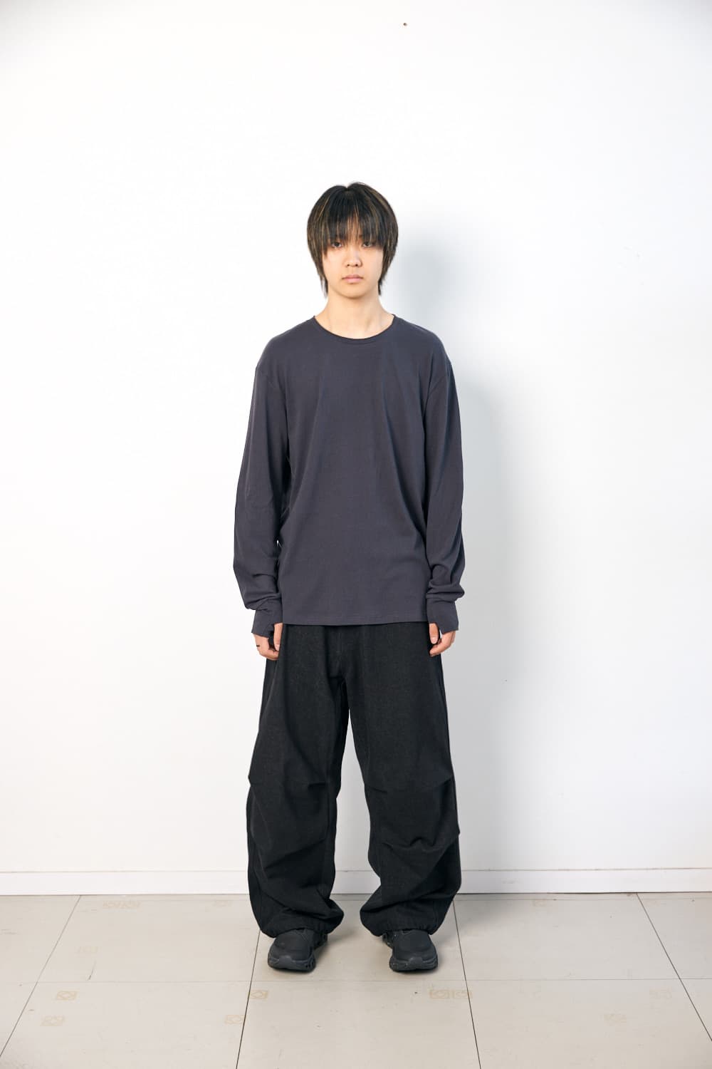 해칭룸 롱슬리브 Boxer Tee Blue Charcoal 상품이미지1