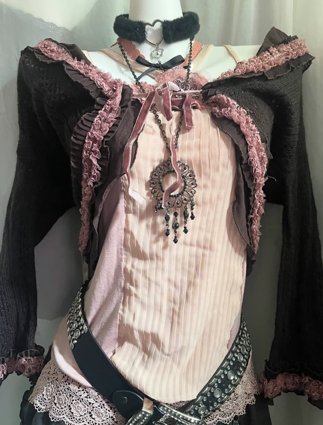 Axes femme 엑시즈팜 플라워 레이스 홀터넥 슬리브리스 상품이미지2