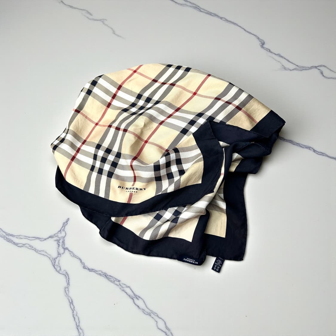 버버리 노바체크 실크 스카프 상품이미지9