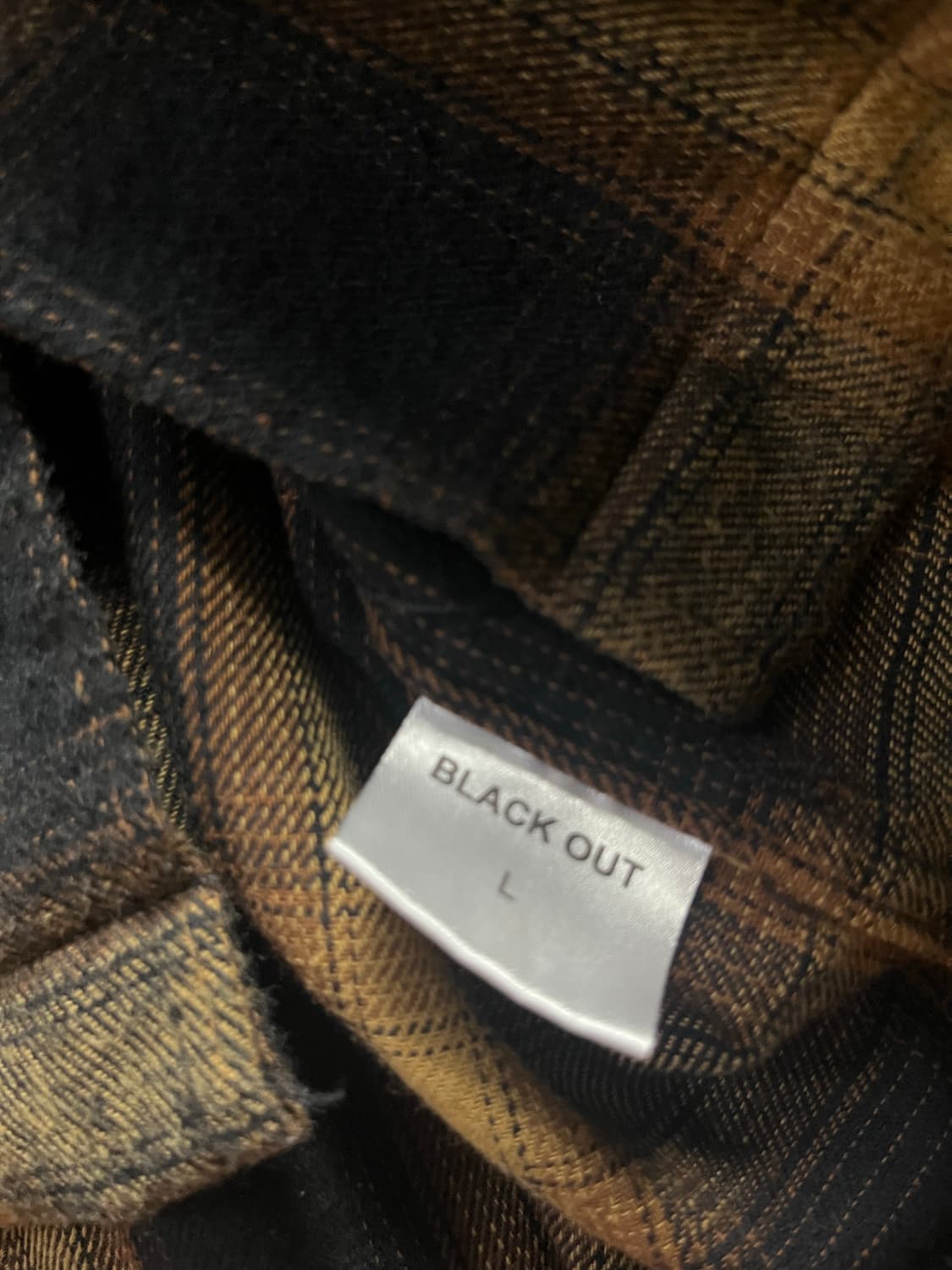 [L] 블랙아웃 피코 셔츠 상품이미지3