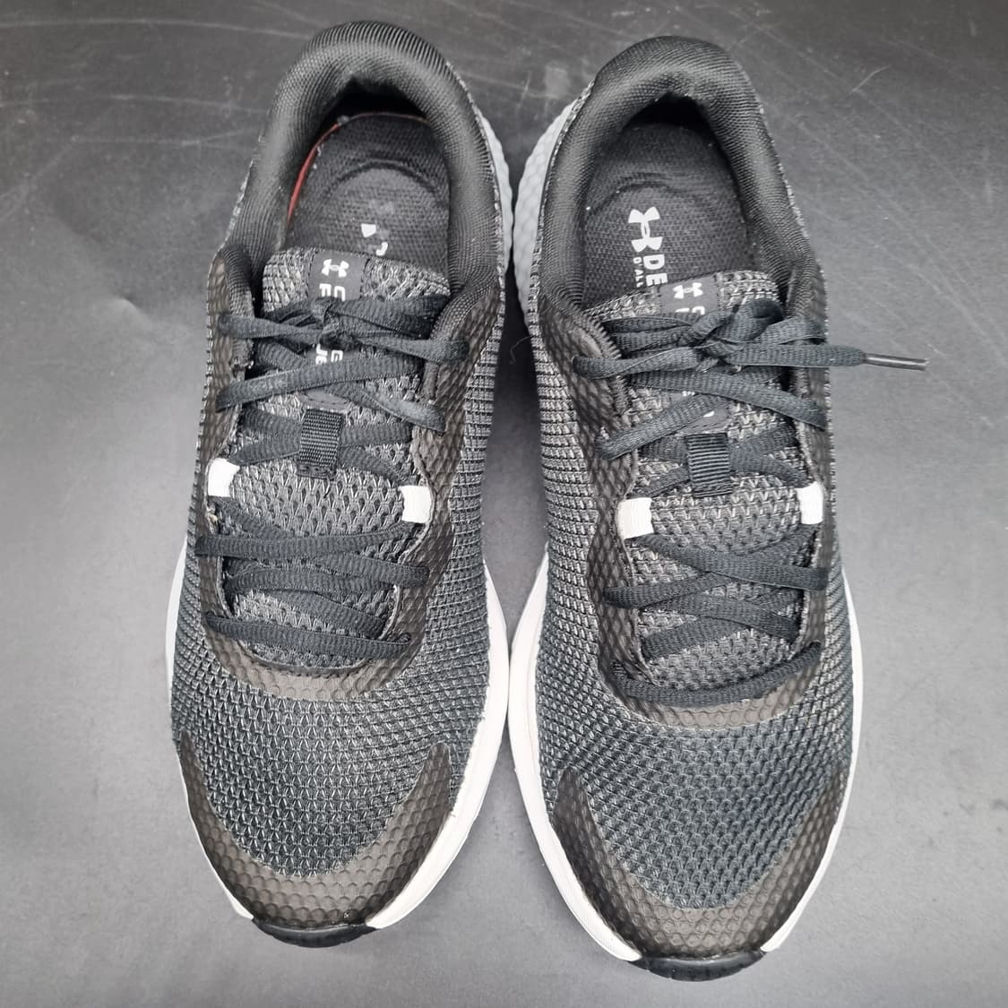 언더아머 차지드 로그3 운동화270 상품이미지2