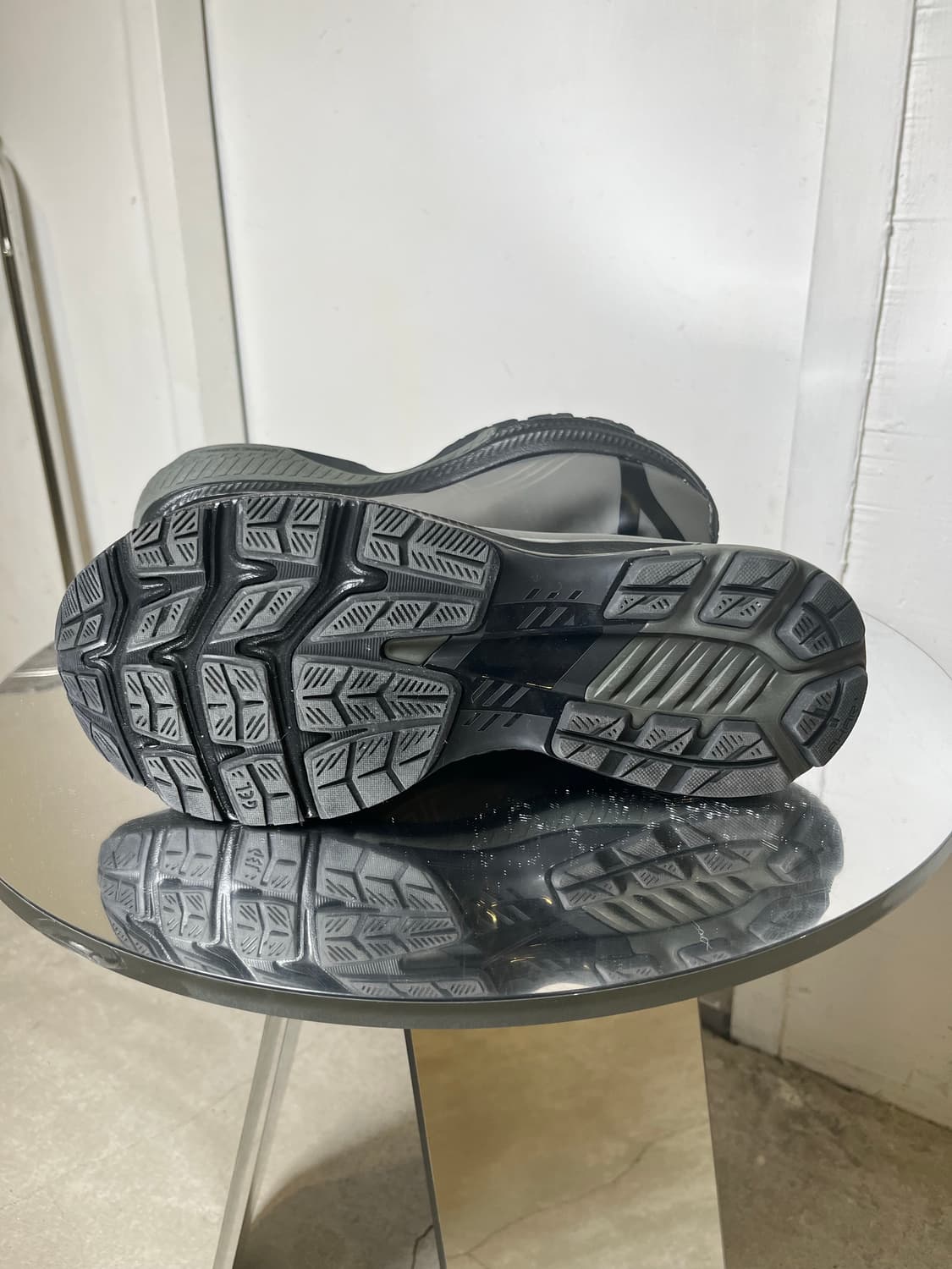 vivienne westwood gel kayano