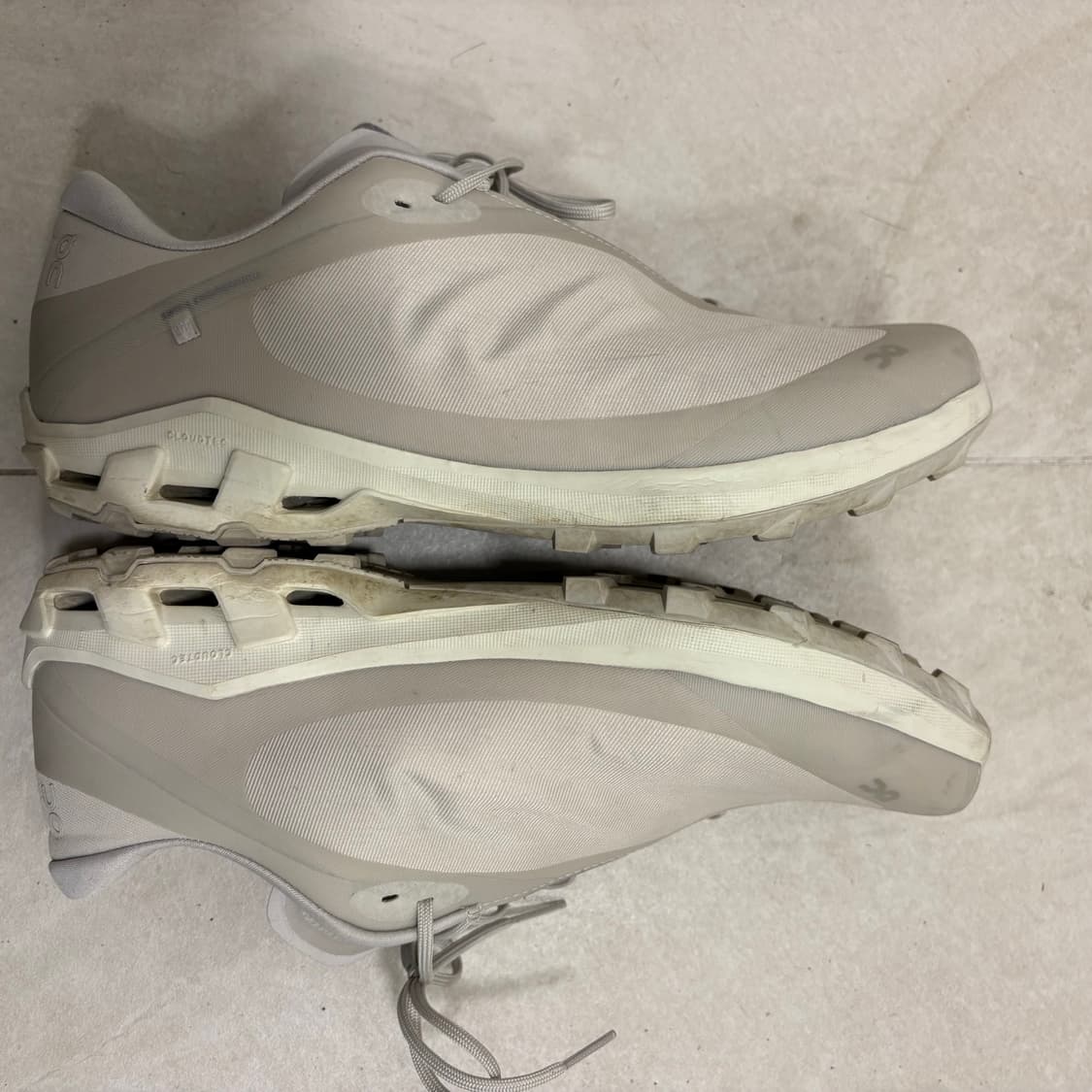 온러닝 파프 클라우드 벤처 아이스문 275 상품이미지2