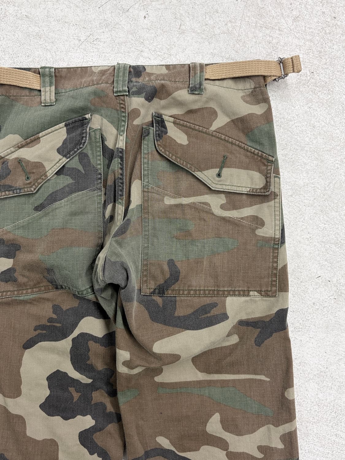 시멘틱 디자인 멀티 포켓 지퍼 카고 팬츠 상품이미지9