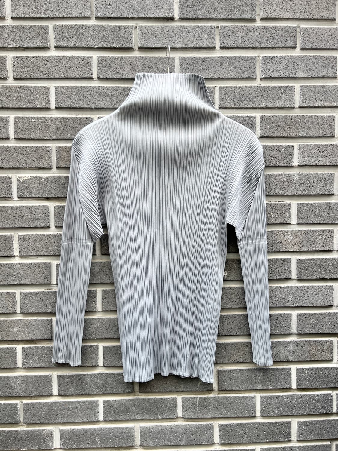 Issey Miyake 이세이미야케 하이넥 플리츠 탑 그레이 블루 상품이미지2