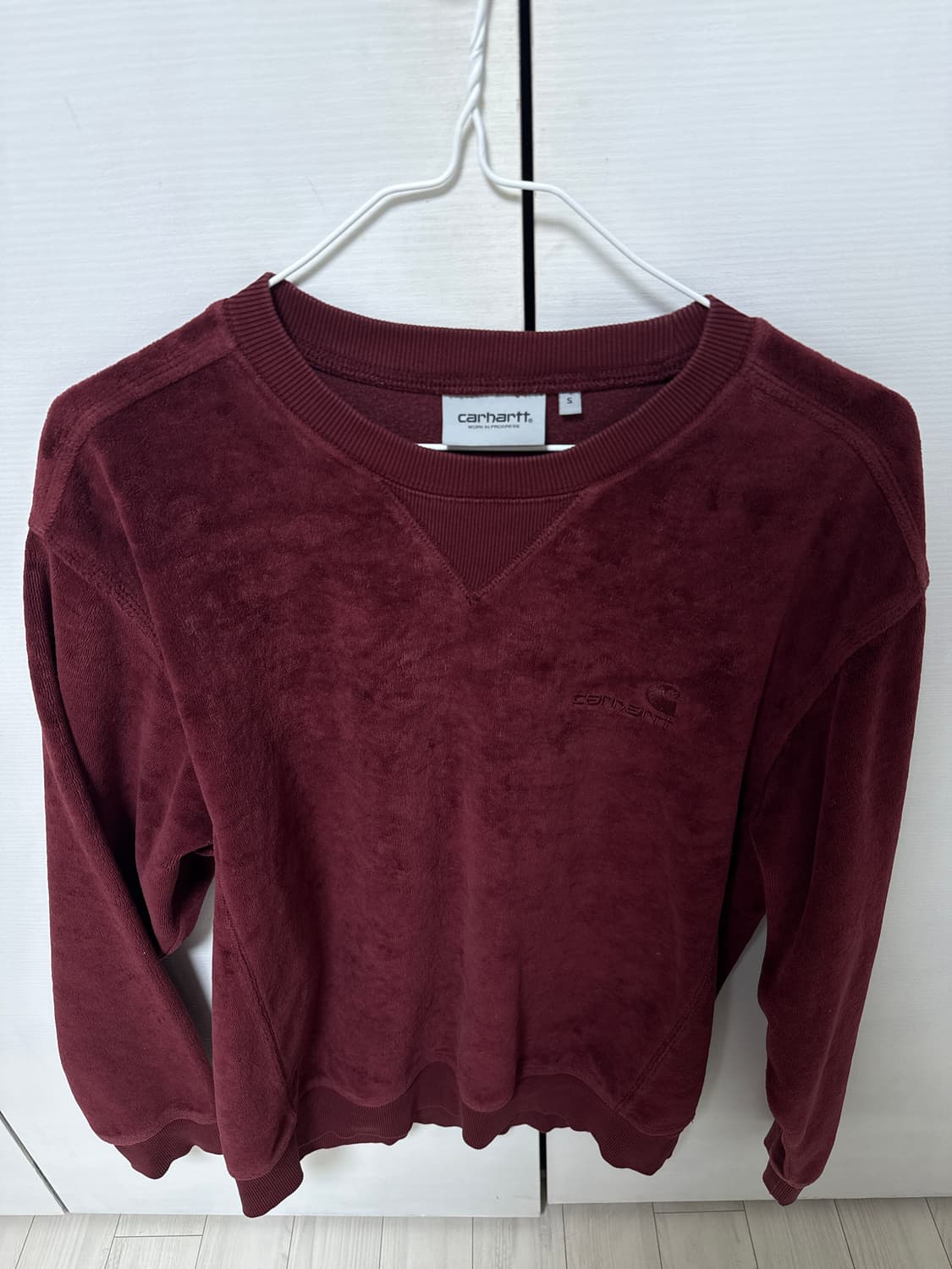 칼하트 버건디 맨투맨 상품이미지1